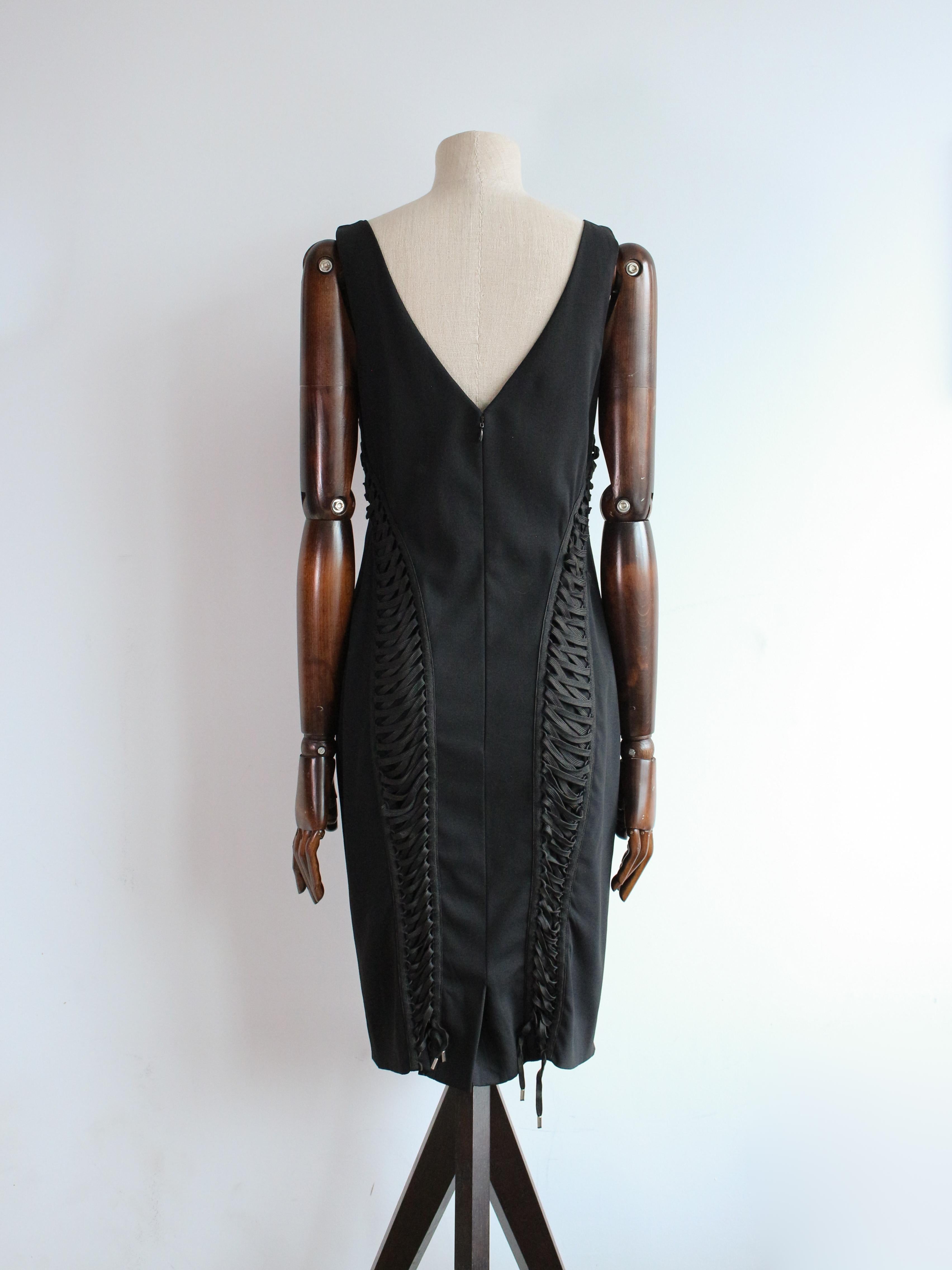 Christian Dior by John Galliano Otoño/Invierno 2002 Vestido tubo con cordones de lana negra en Bueno estado para la venta en Manchester, GB