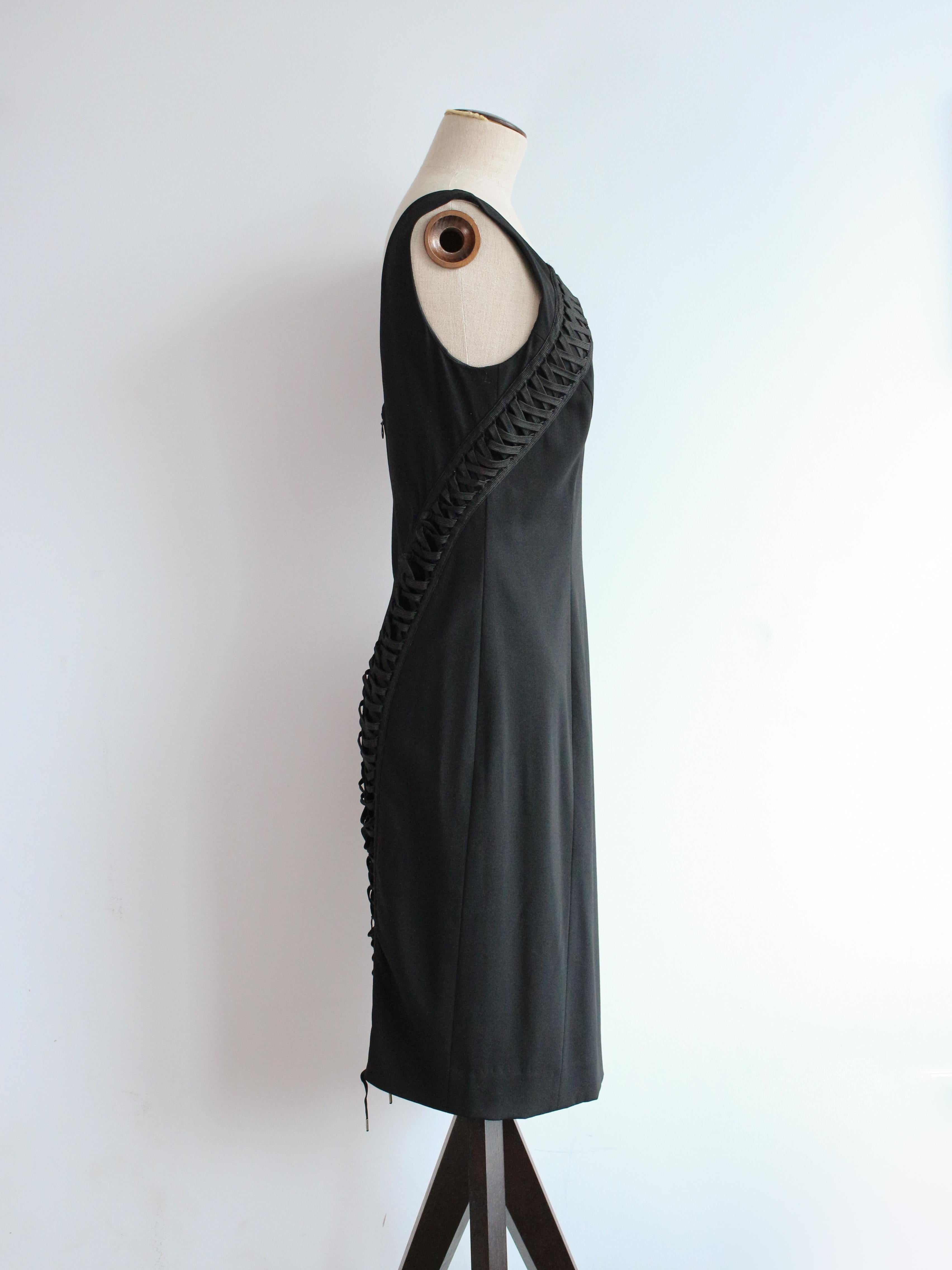 De las mujeres Christian Dior by John Galliano Otoño/Invierno 2002 Vestido tubo con cordones de lana negra en venta