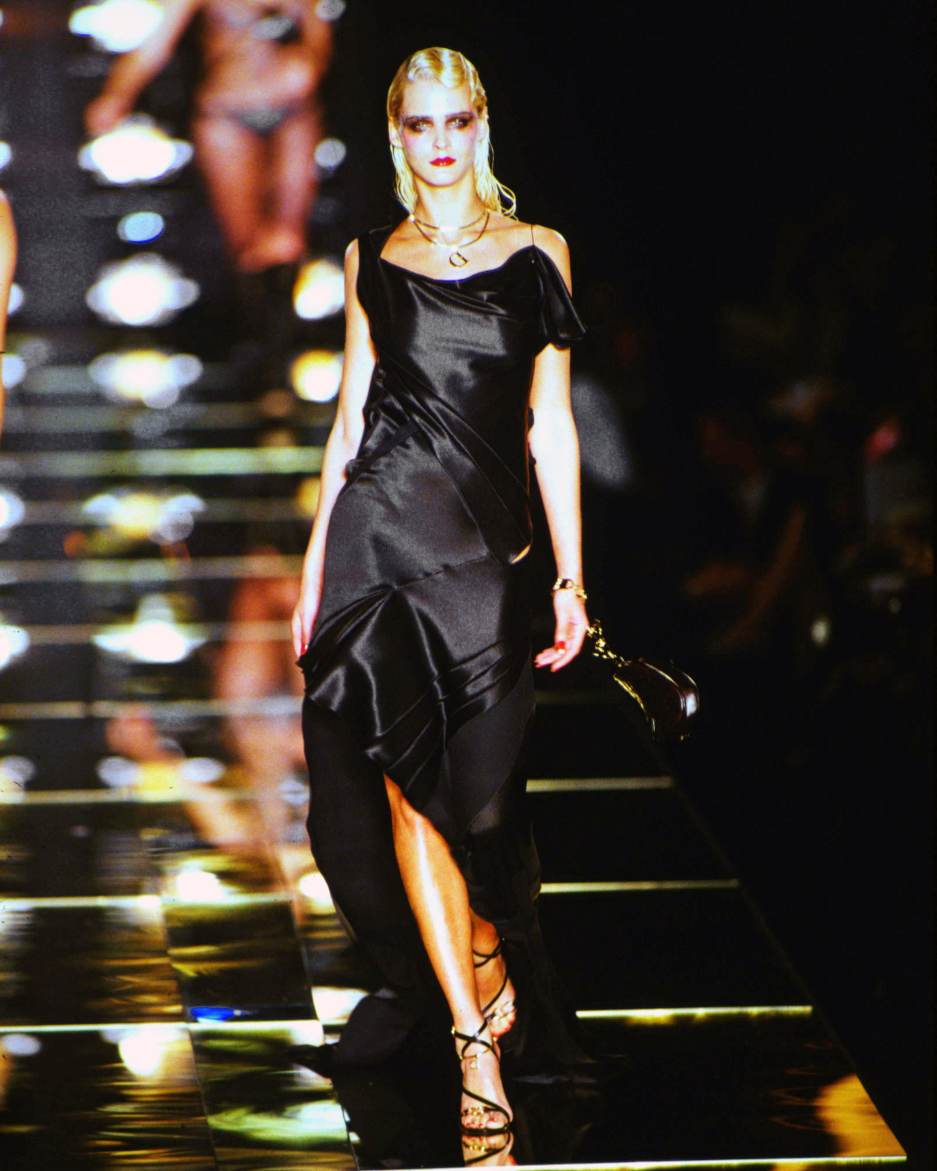 Christian Dior par John Galliano - Robe de soirée en satin noir coupée en biais, automne-hiver 2000 Pour femmes en vente