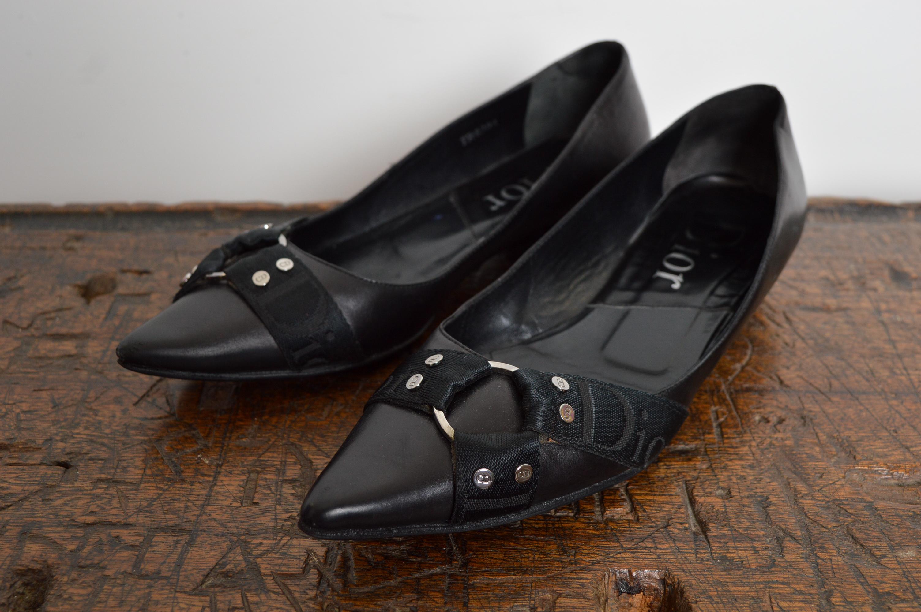 Christian Dior by John Galliano Black Leather Pointed ballet flat Buckle Pumps in vendita 1