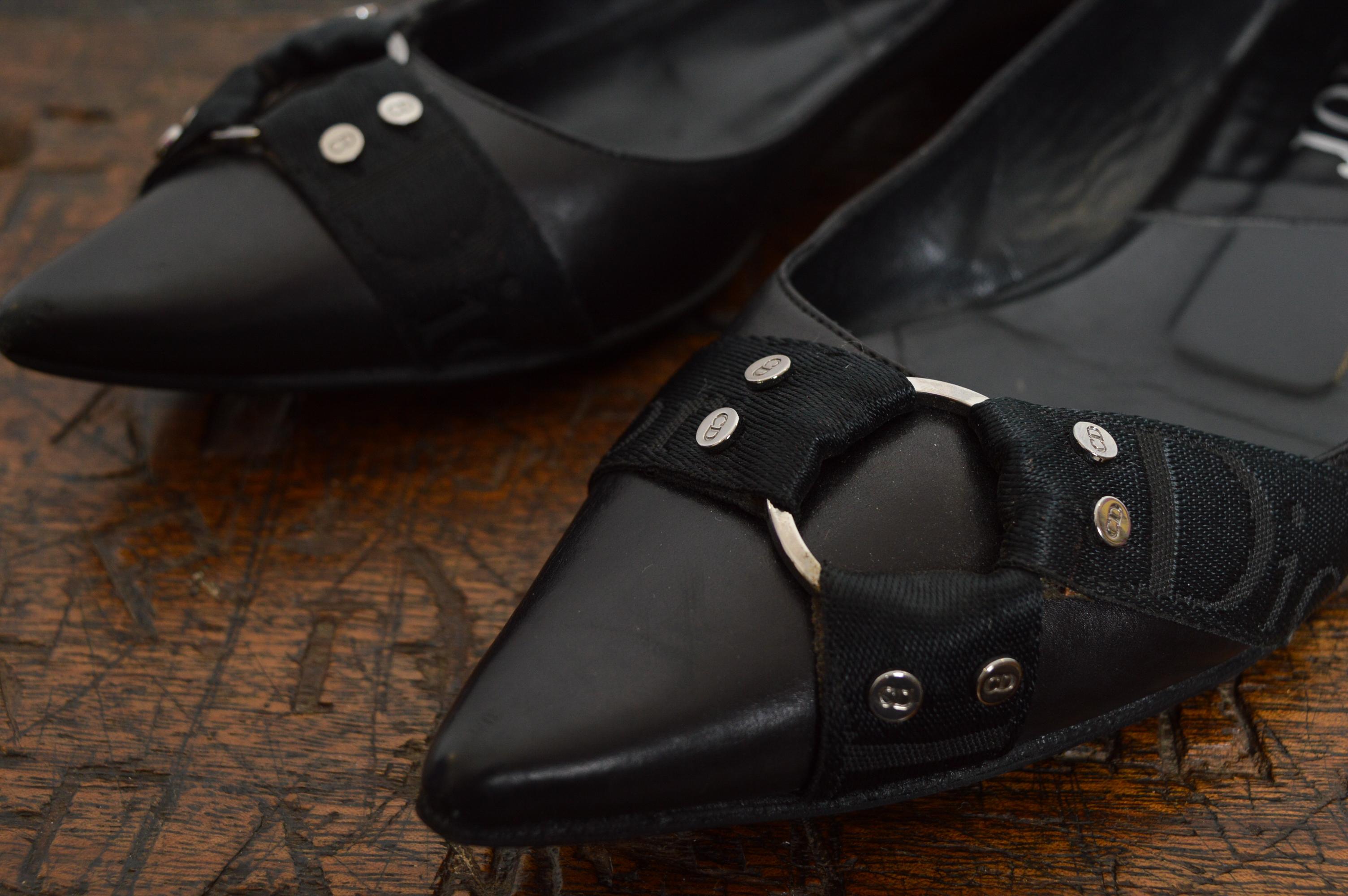 Christian Dior by John Galliano Black Leather Pointed ballet flat Buckle Pumps in vendita 2