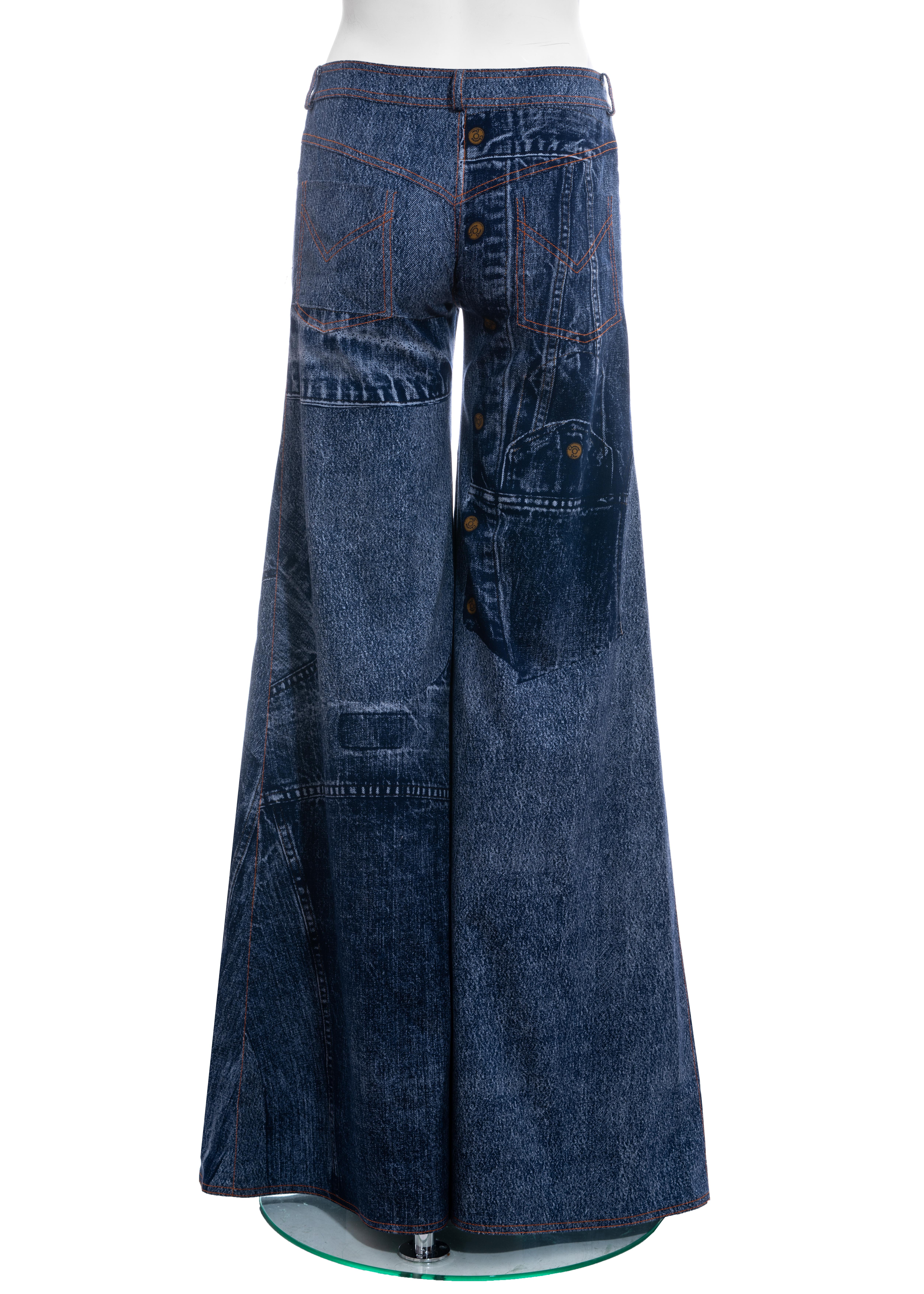 Donna Christian Galliano for Christian Dior, pantaloni a gamba larga con stampa denim blu, ss 2002 in vendita