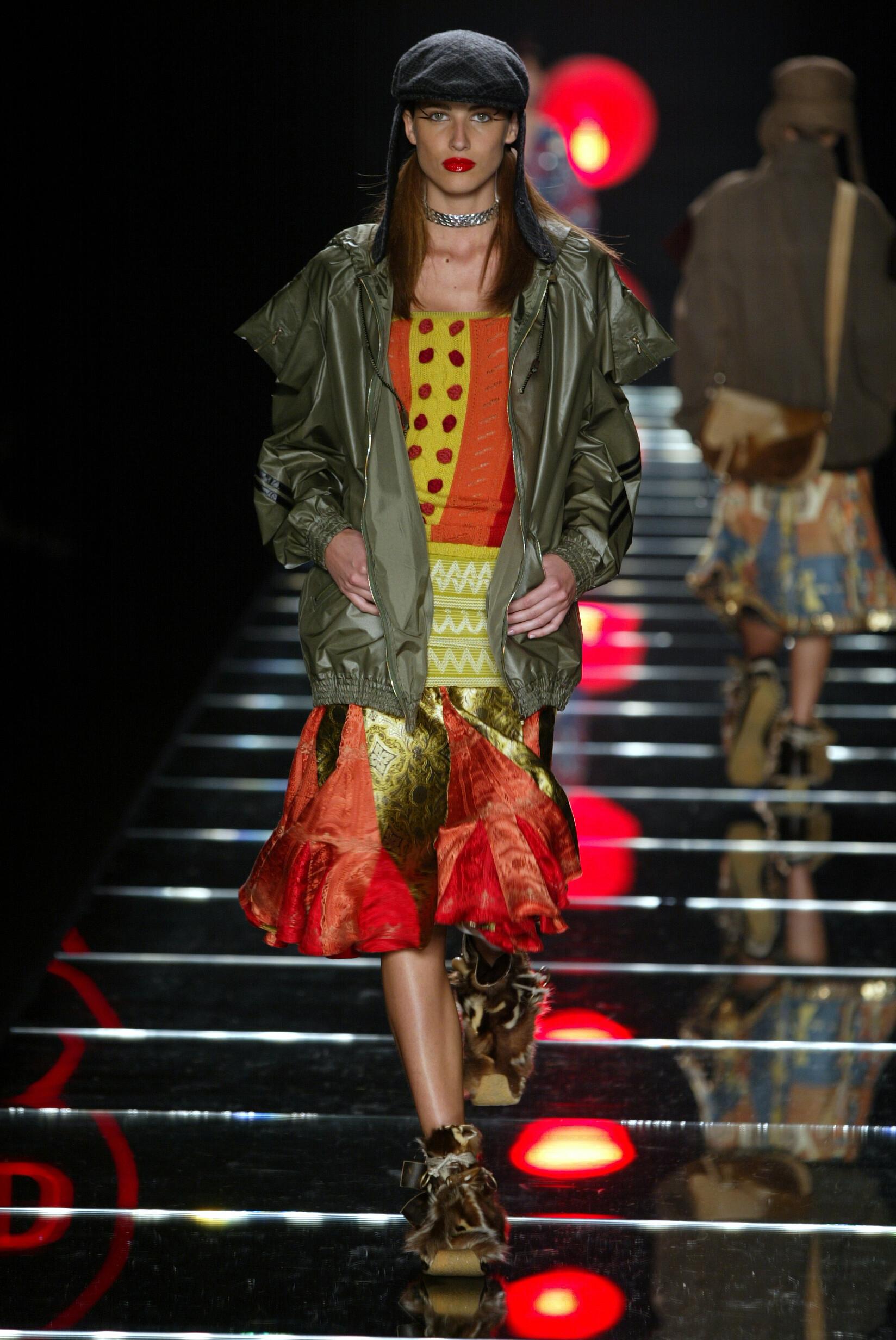 Christian Dior by John Galliano Brocade Godet Skirt with Smocked Waist, FW 2002 (Braun) im Angebot