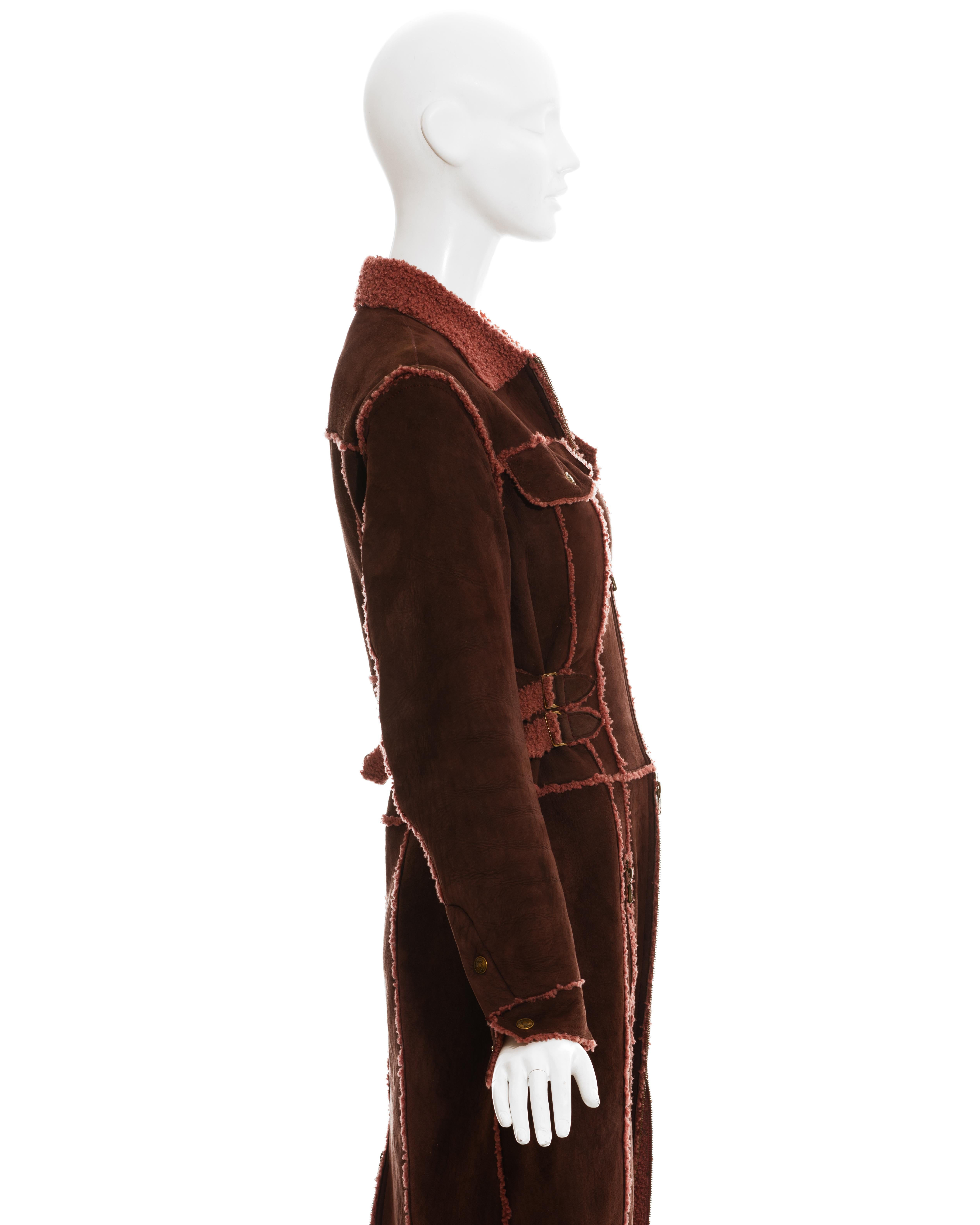 Christian Dior by John Galliano Burgunderfarbener Mantel aus Shearling, Herbst/Winter 2000 2
