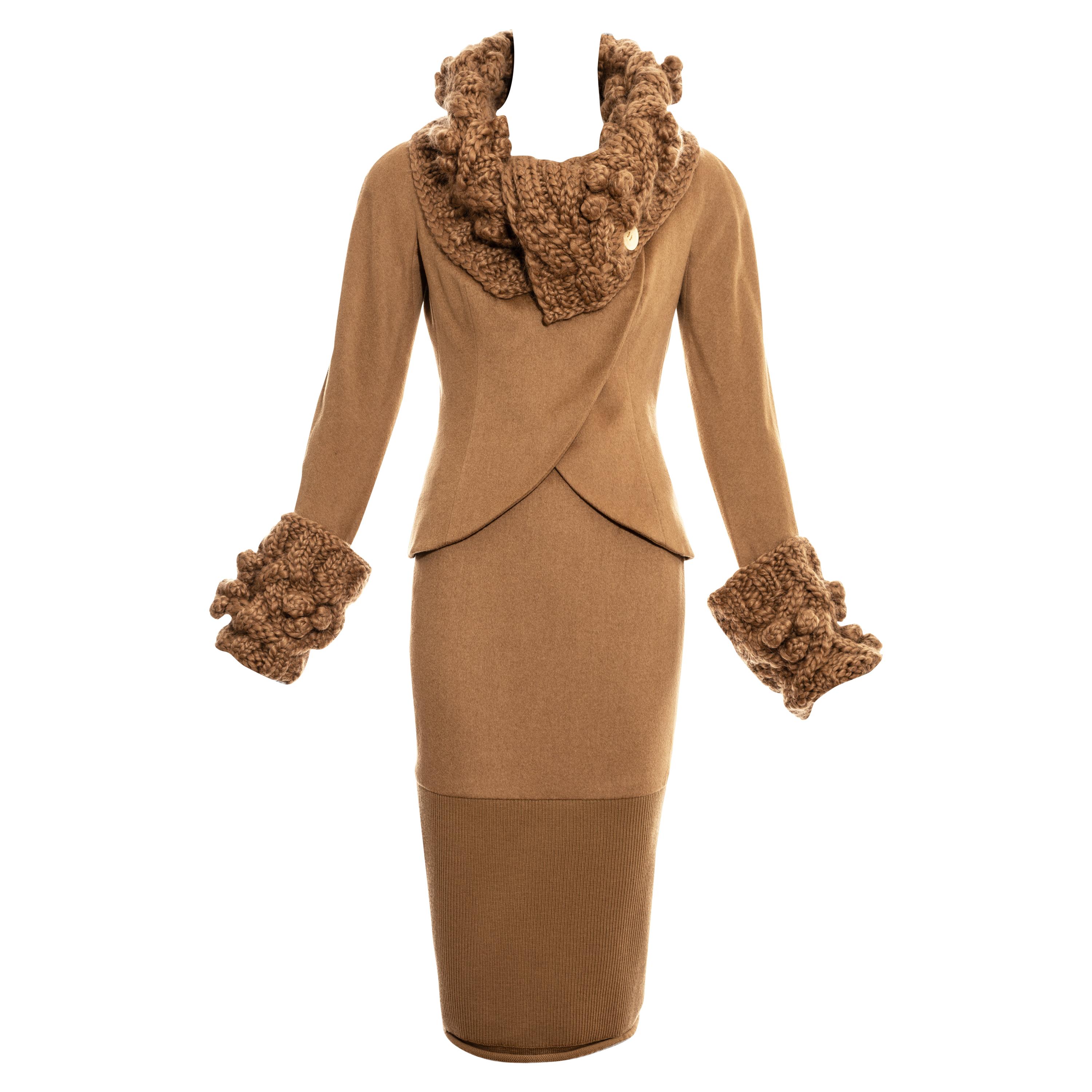 Christian Dior par John Galliano, A/H 1999 - Tailleur jupe en laine camel en vente