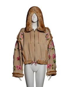 Christian Dior by John Galliano Bestickte Jacke aus Wildleder und Pelz mit Kapuze, Herbst/Winter 2002
