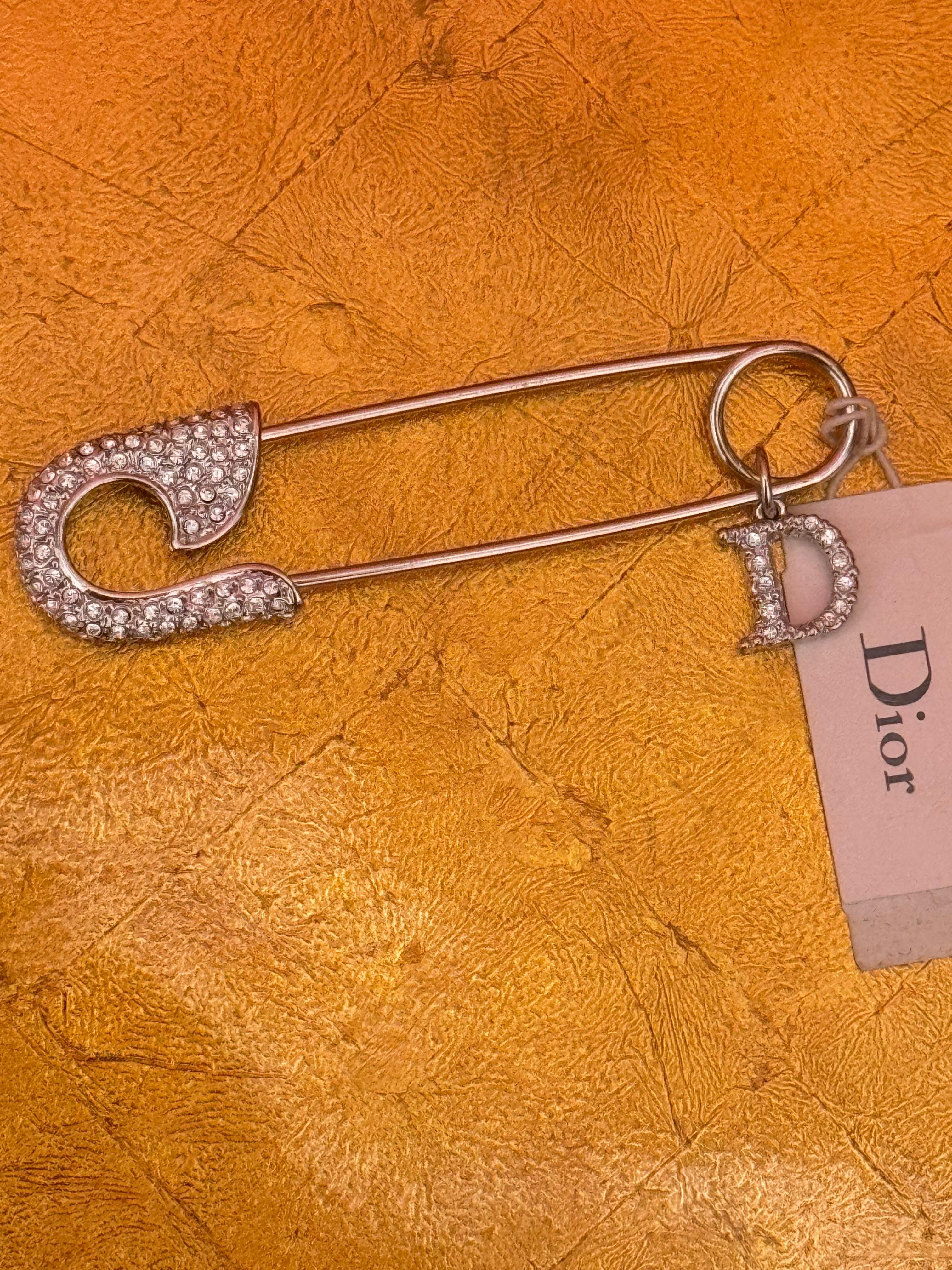 Broche épingle à nourrice en cristaux surdimensionnés Christian Dior by John Galliano F/W 2000 Unisexe en vente