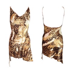 Christian Galliano for Christian Dior A/I 2000: mini abito con logo dorato e leopardo