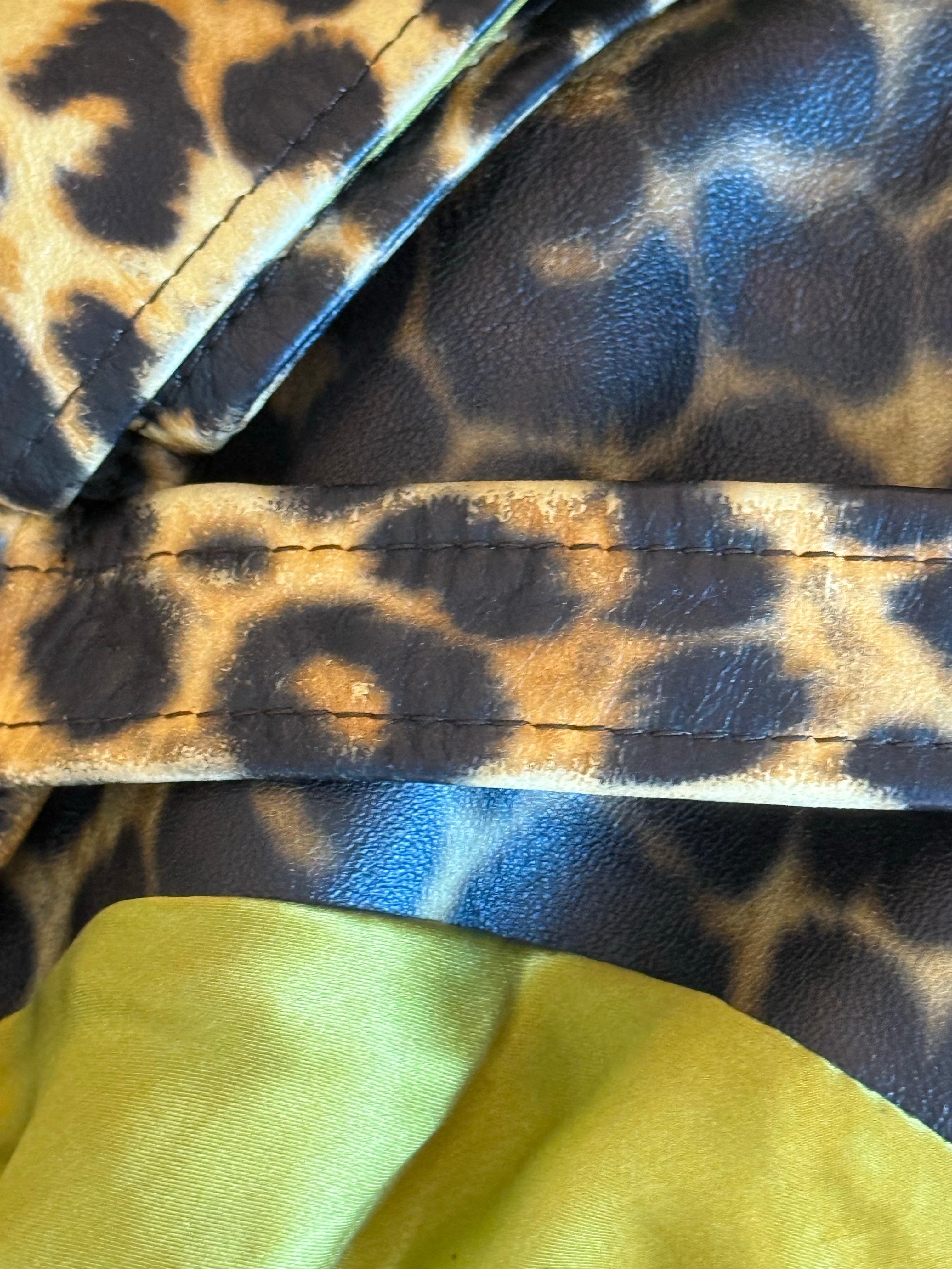 Christian Dior by John Galliano F/W 2000 Laufsteg Logo Geparden-Print Lederkleid im Angebot 15