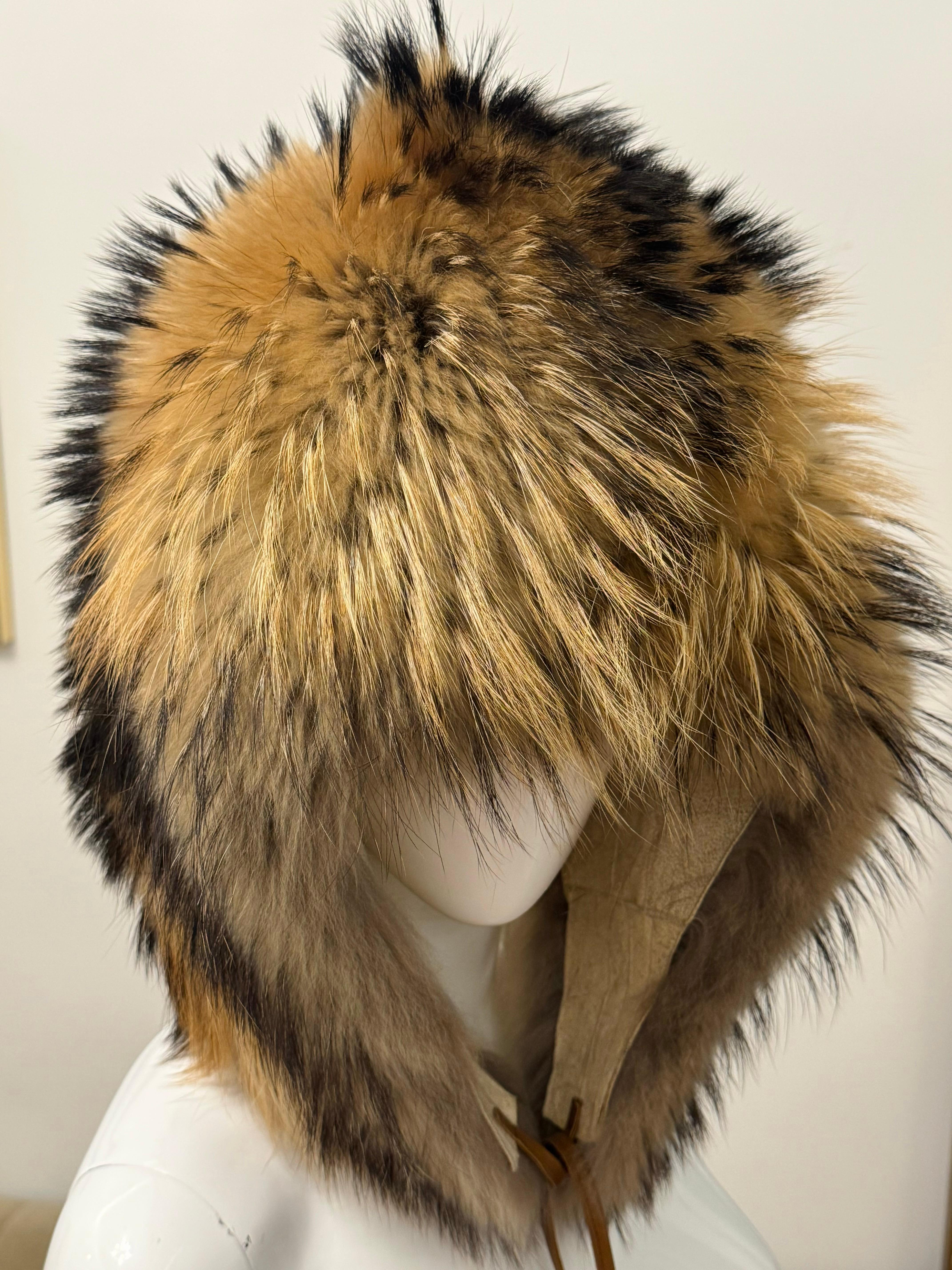 Christian Dior by John Galliano F/W 2002 sample raccoon fur oversized chapka hat en venta 6