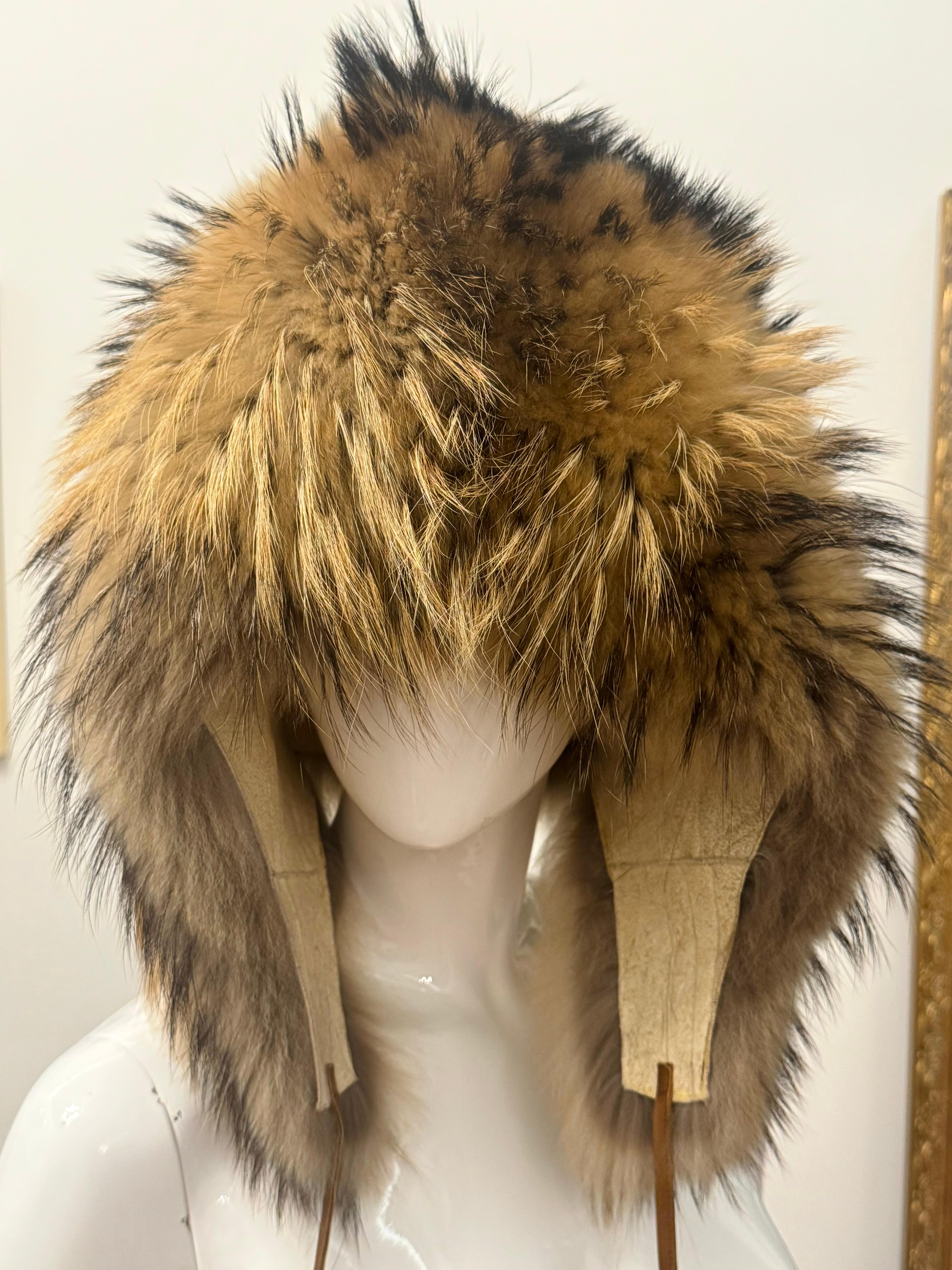 Christian Dior by John Galliano F/W 2002 sample raccoon fur oversized chapka hat Marrón en venta