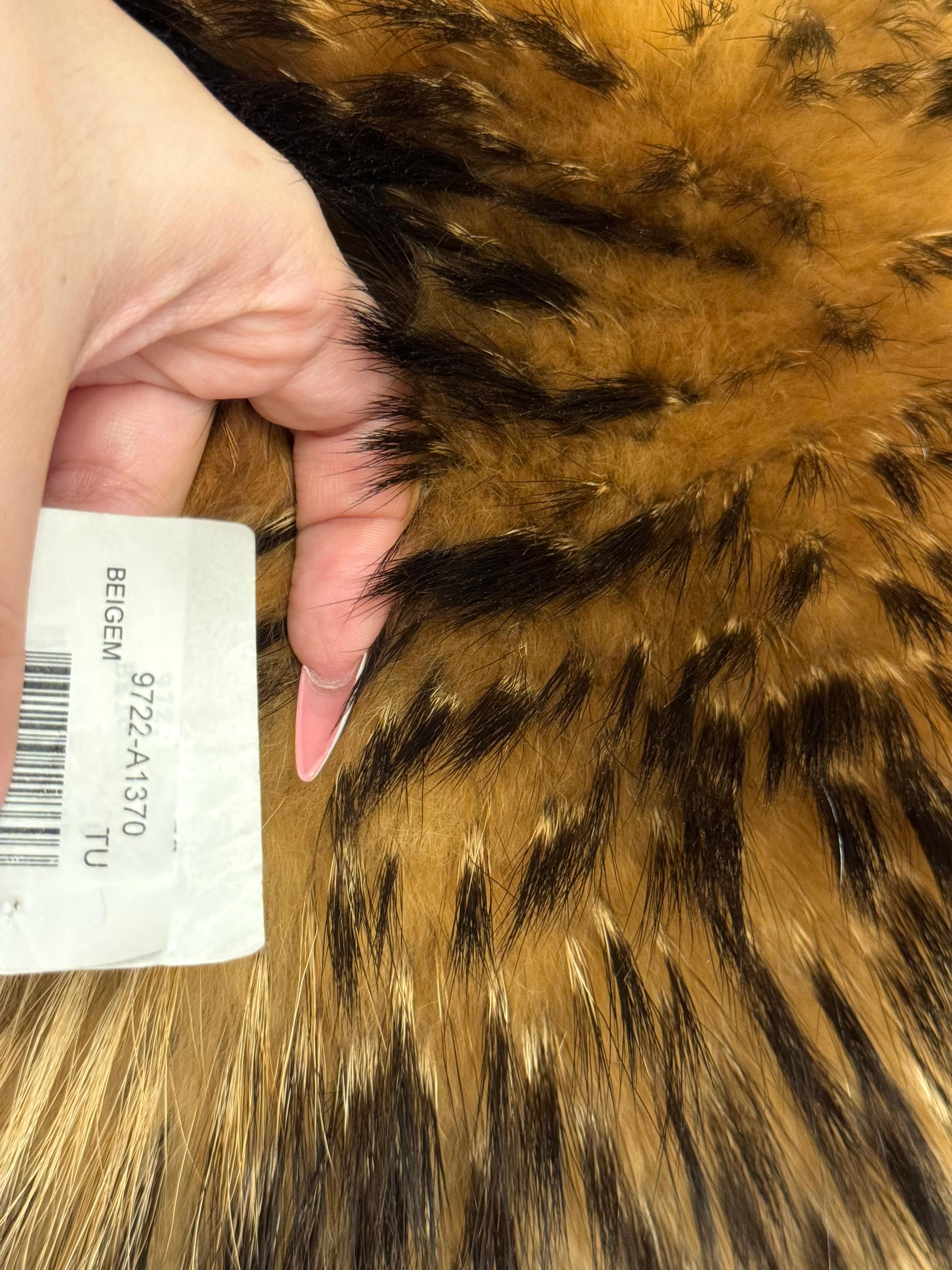 Femenino o masculino Christian Dior by John Galliano F/W 2002 sample raccoon fur oversized chapka hat en venta