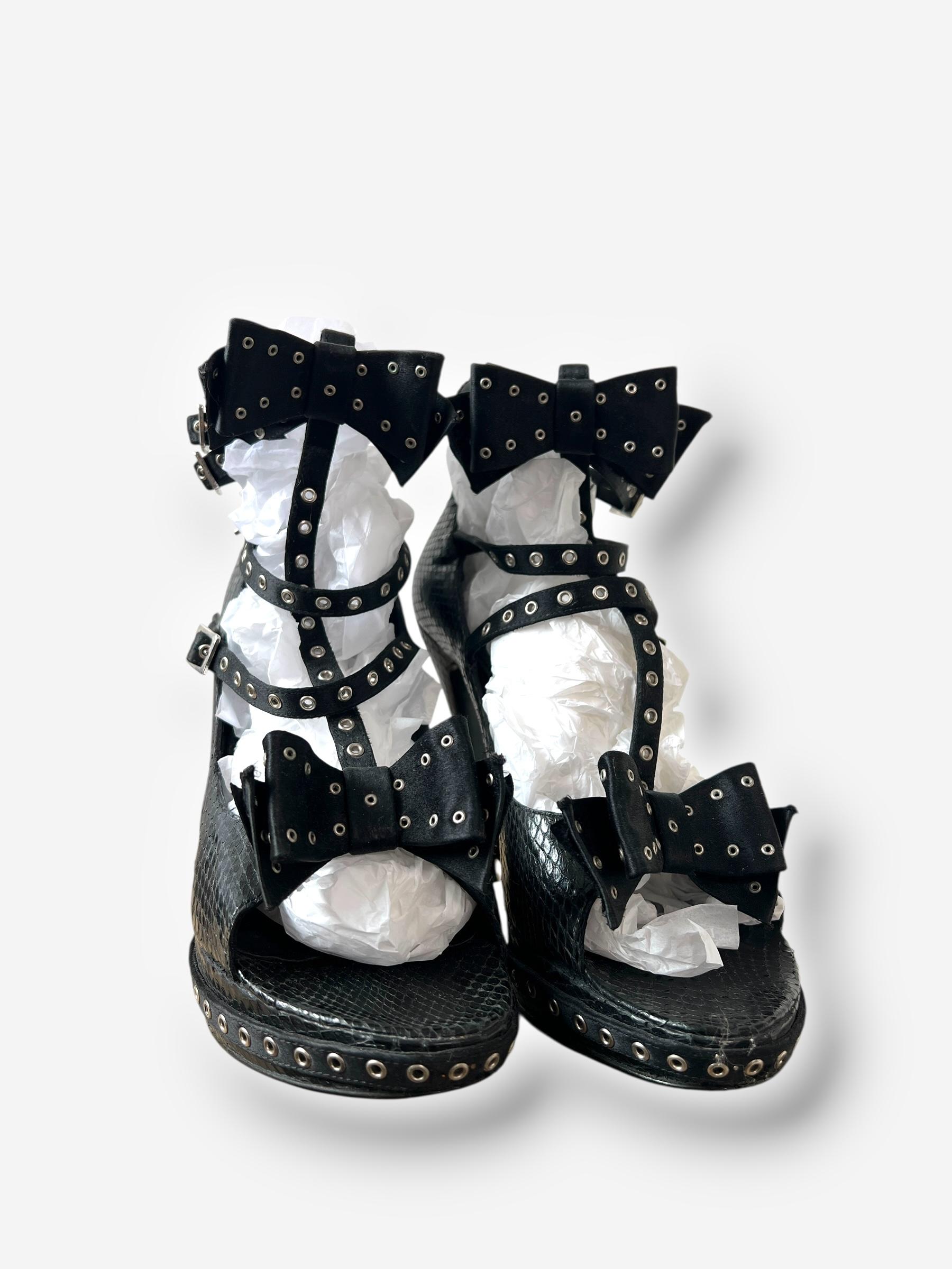 Women's Christian Dior by John Galliano F/W 2003 Black Bow Buckle Heels – Runway Version For Sale