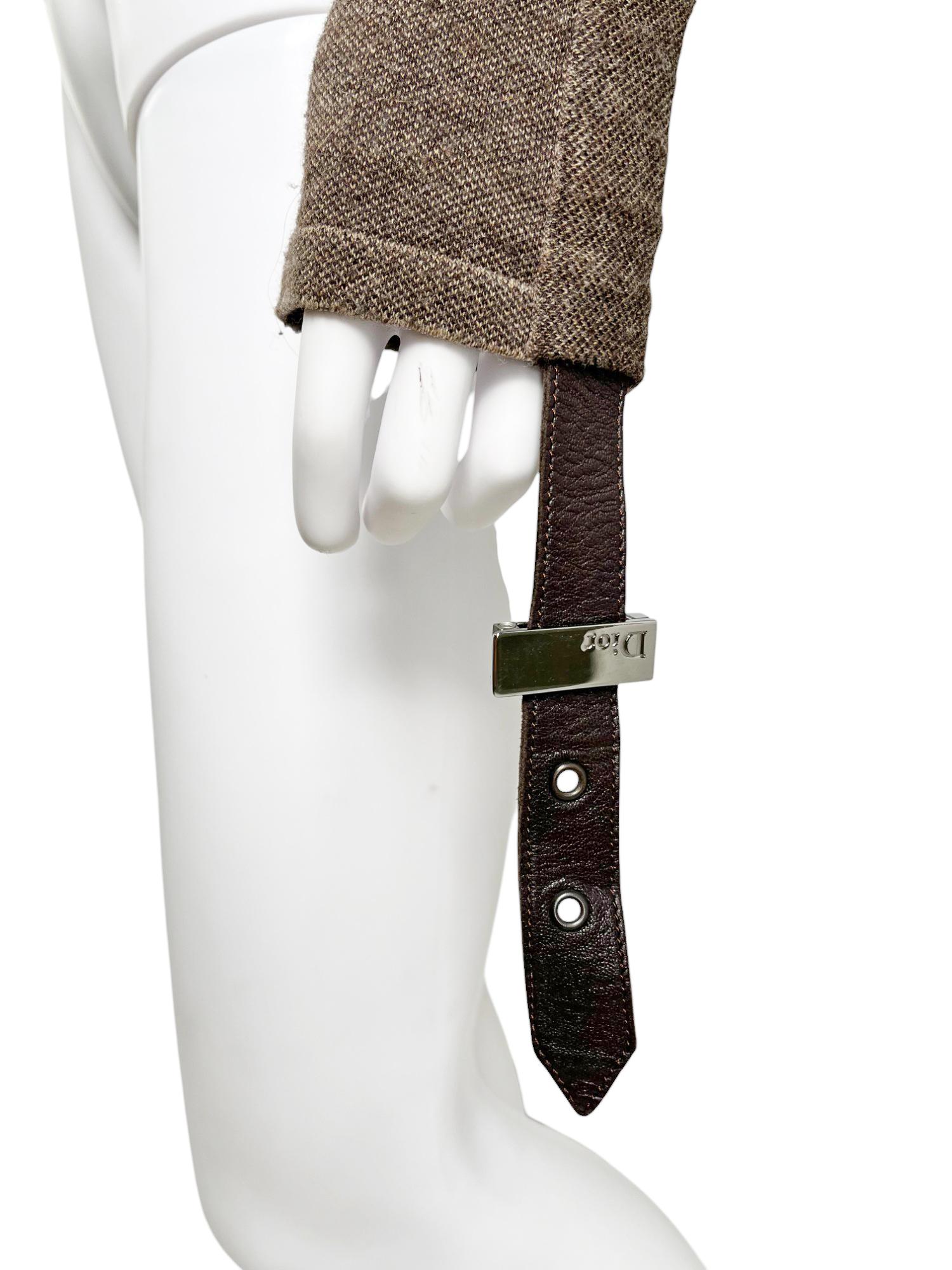 Christian Dior by John Galliano F/W 2003 Suéter Bondage Marrón con Cremallera en venta 5