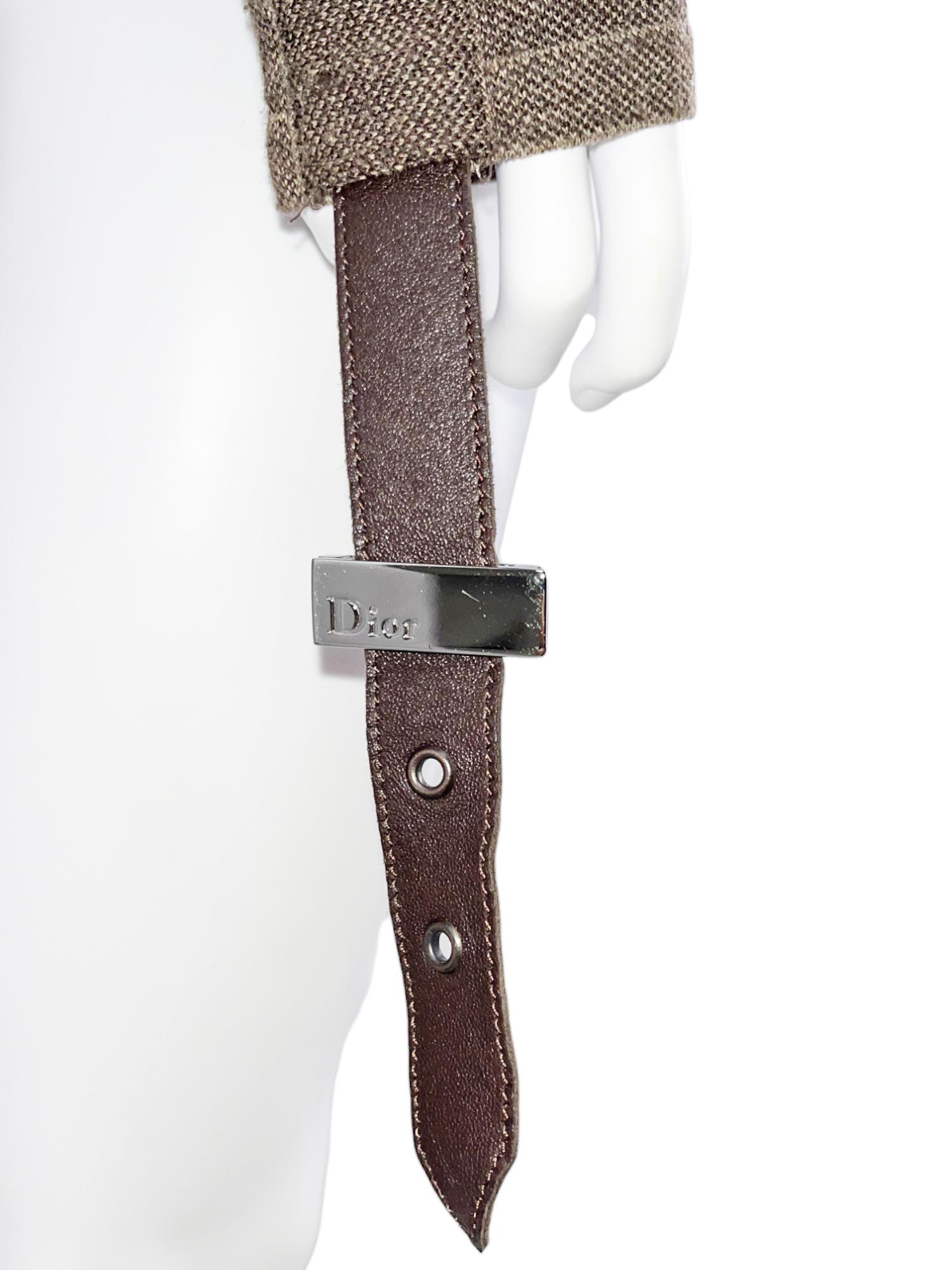 Christian Dior by John Galliano F/W 2003 Suéter Bondage Marrón con Cremallera en venta 3