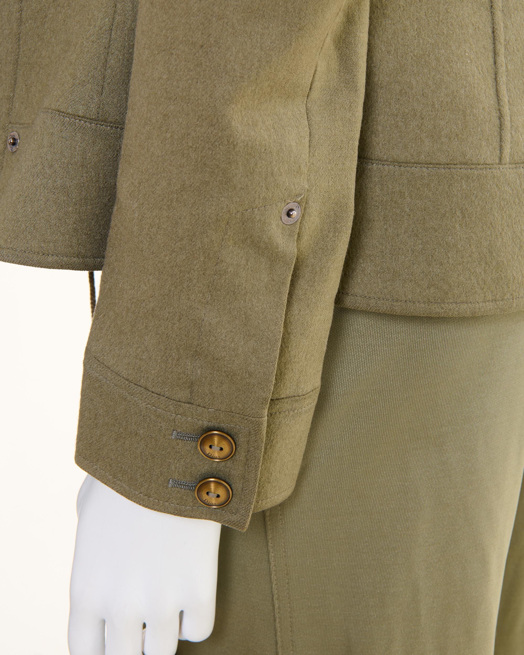 Christian Dior by John Galliano H/W 2003 Khaki cachemire Militärjacke und Auto im Angebot 5