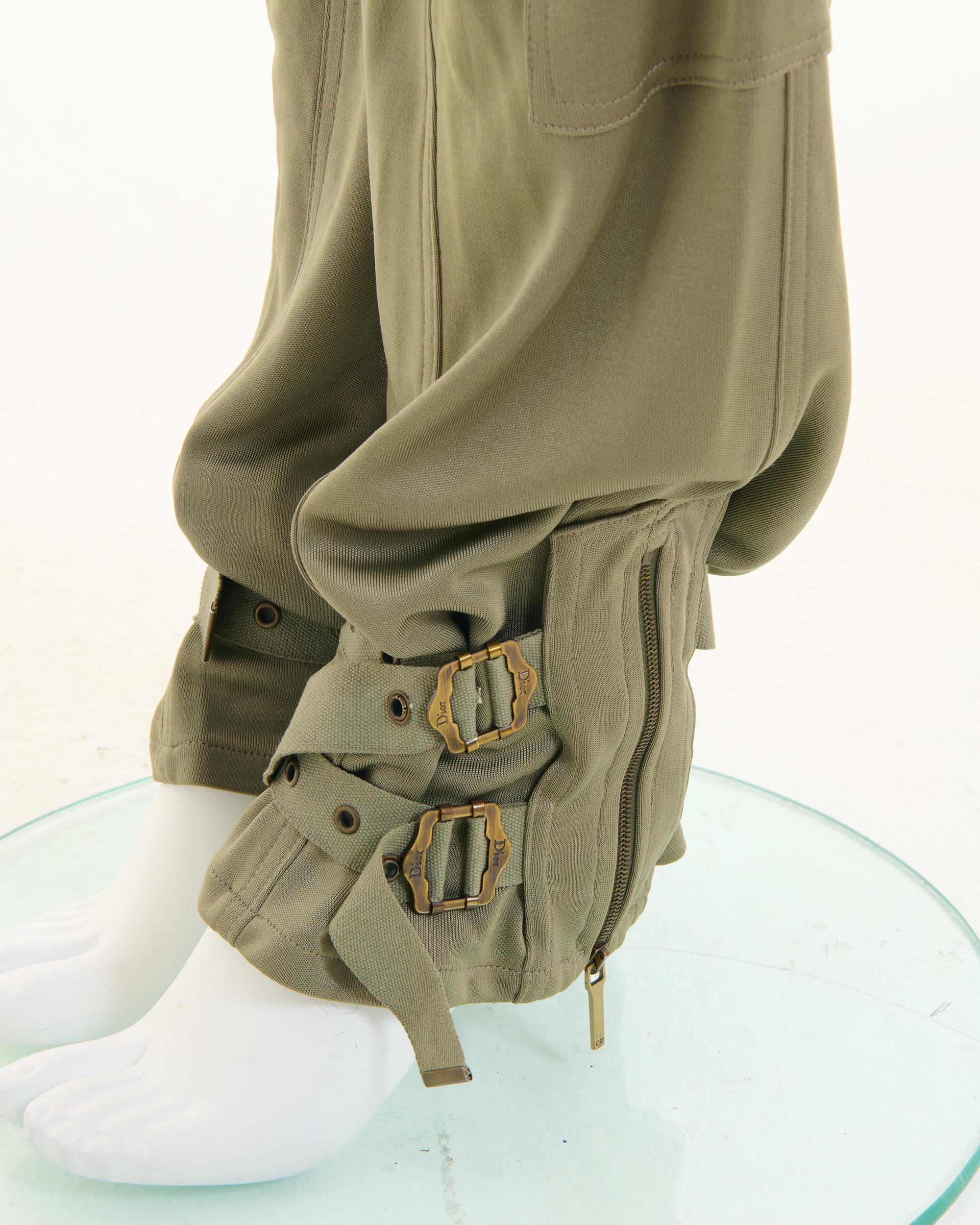 Christian Dior by John Galliano H/W 2003 Khaki cachemire Militärjacke und Auto im Angebot 7