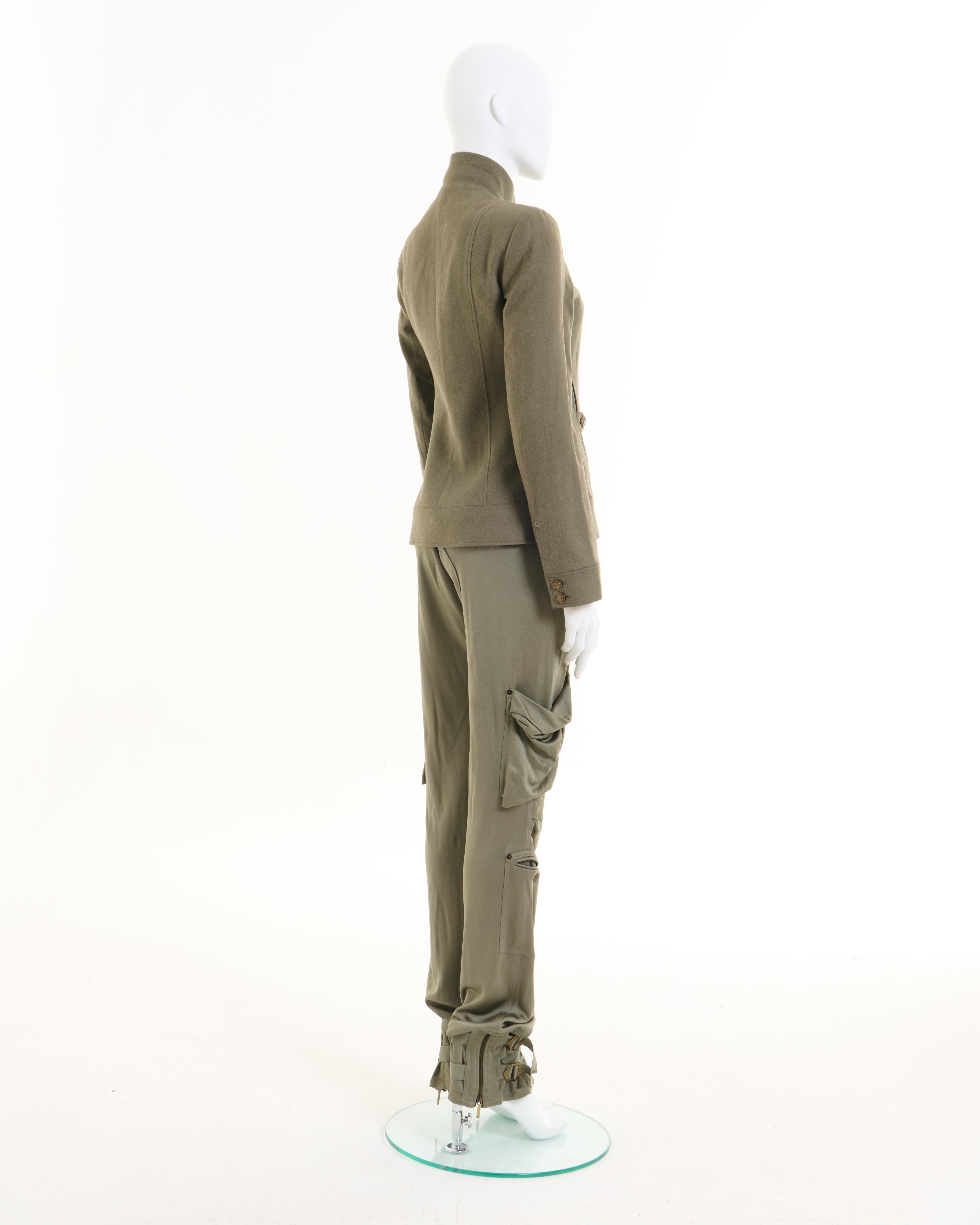 Christian Dior by John Galliano H/W 2003 Khaki cachemire Militärjacke und Auto im Zustand „Hervorragend“ im Angebot in Milano, IT