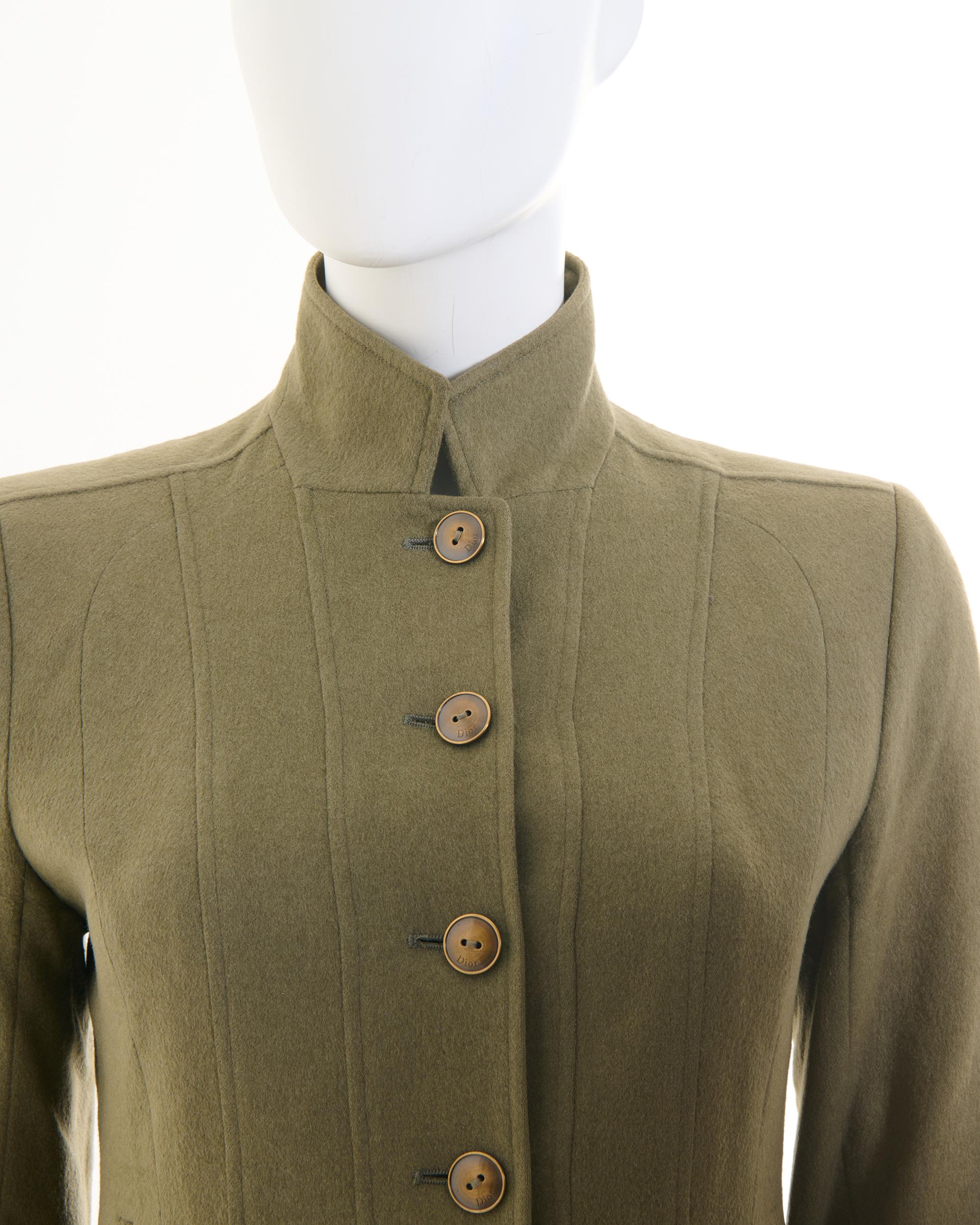 Christian Dior by John Galliano H/W 2003 Khaki cachemire Militärjacke und Auto im Angebot 1