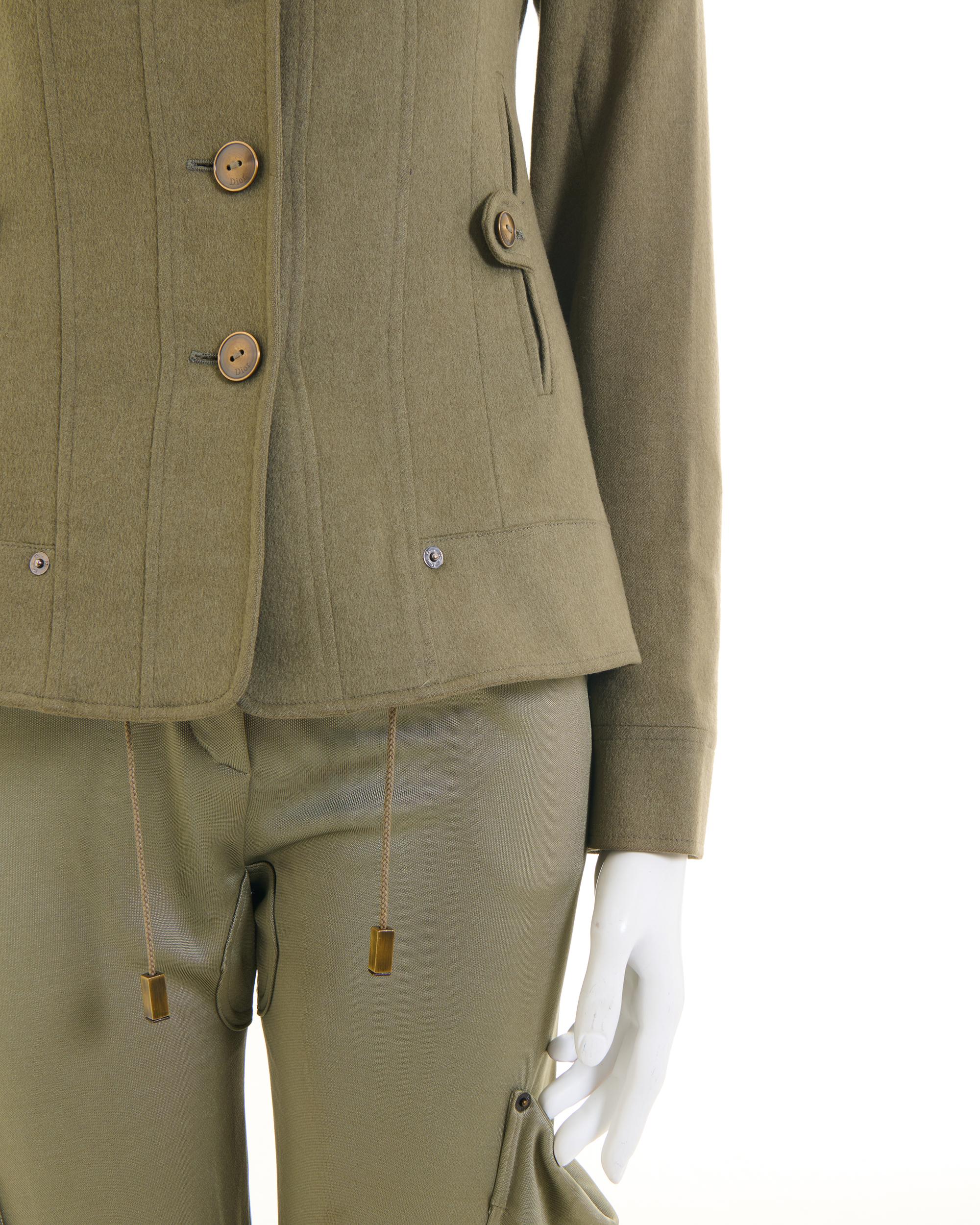 Christian Dior by John Galliano H/W 2003 Khaki cachemire Militärjacke und Auto im Angebot 4