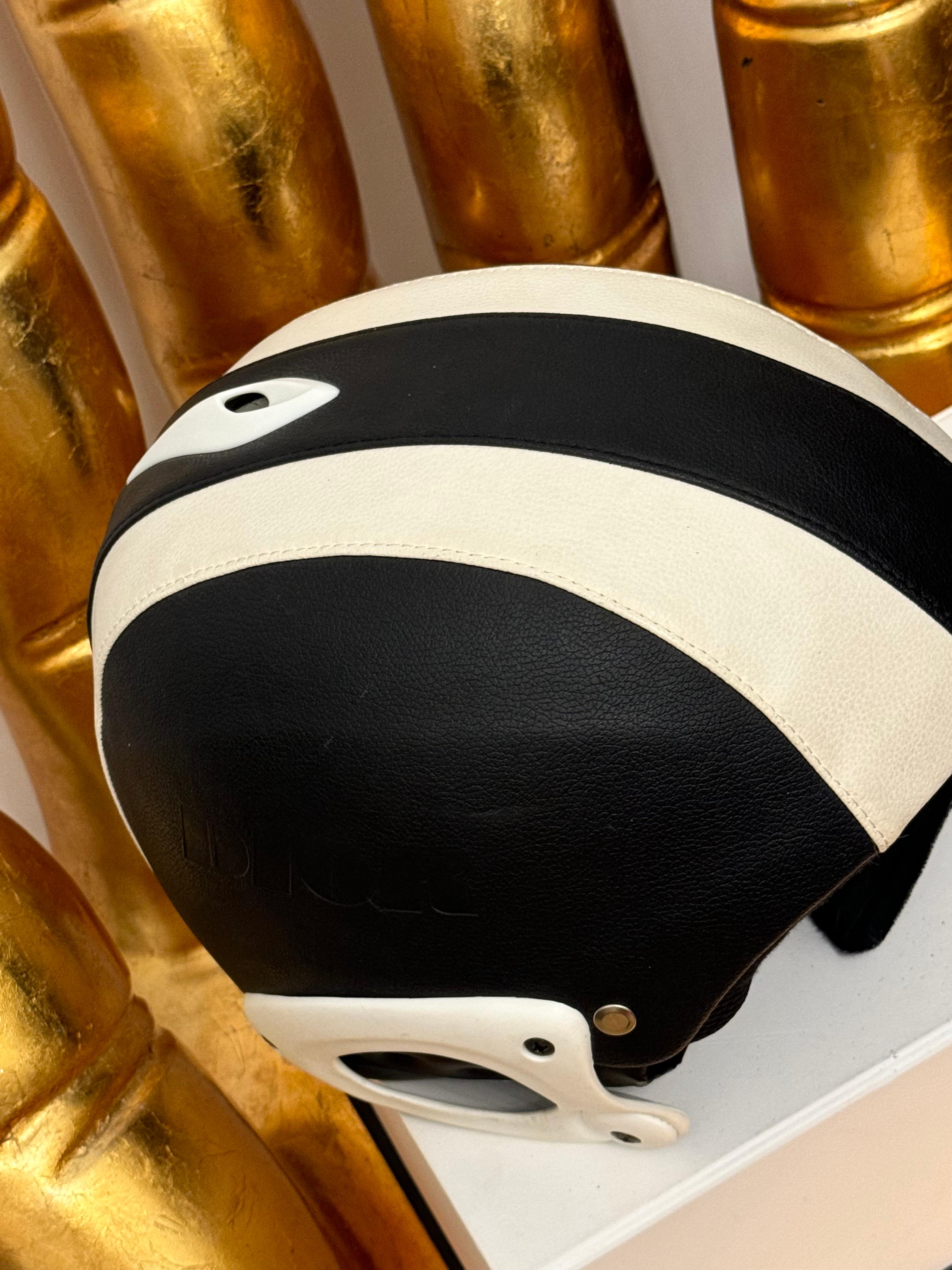 Christian Dior by John Galliano for Christian Dior A/I 2004 archivio Raro casco da sci in pelle in vendita 6