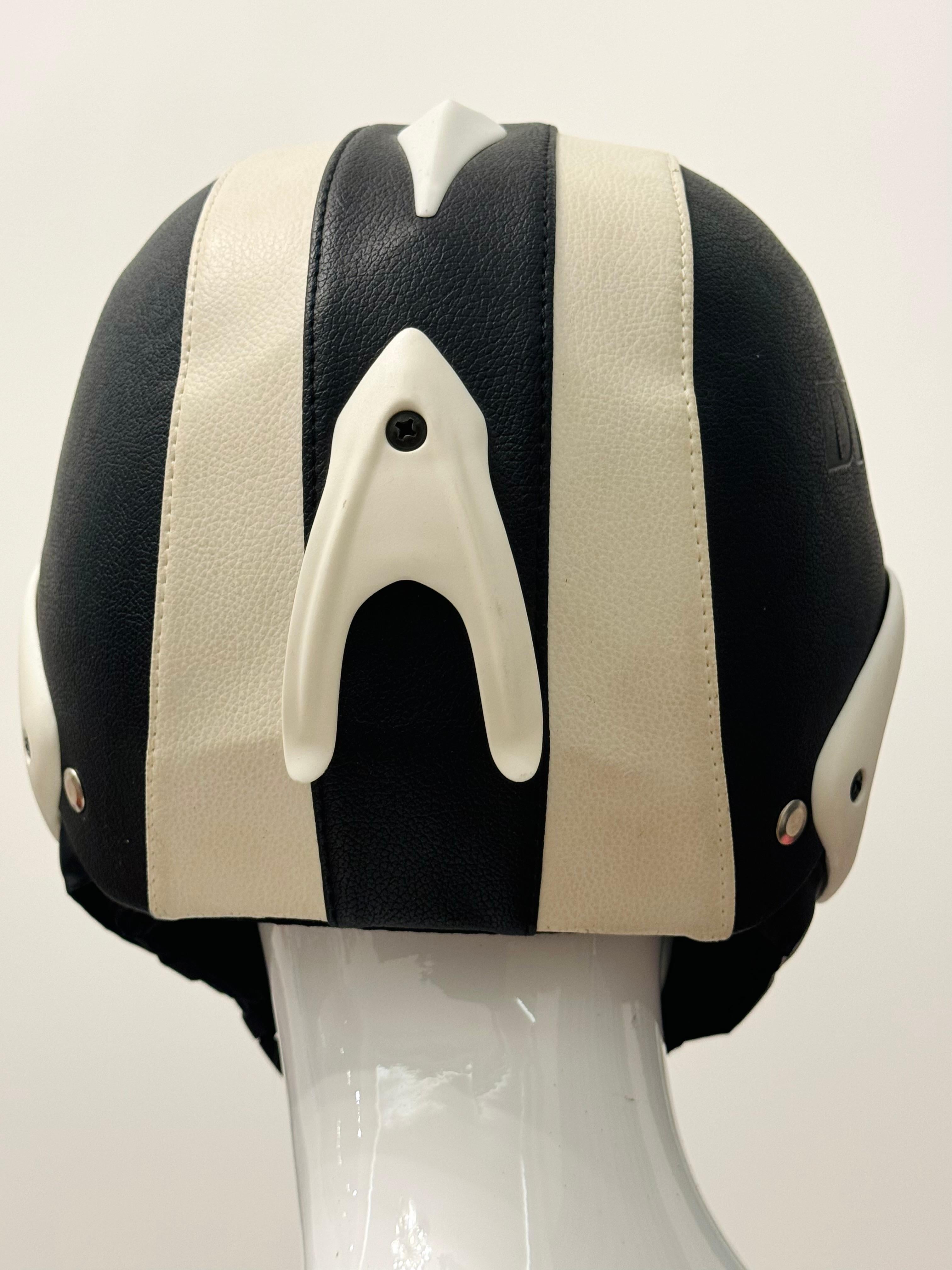 Christian Dior by John Galliano for Christian Dior A/I 2004 archivio Raro casco da sci in pelle in vendita 10