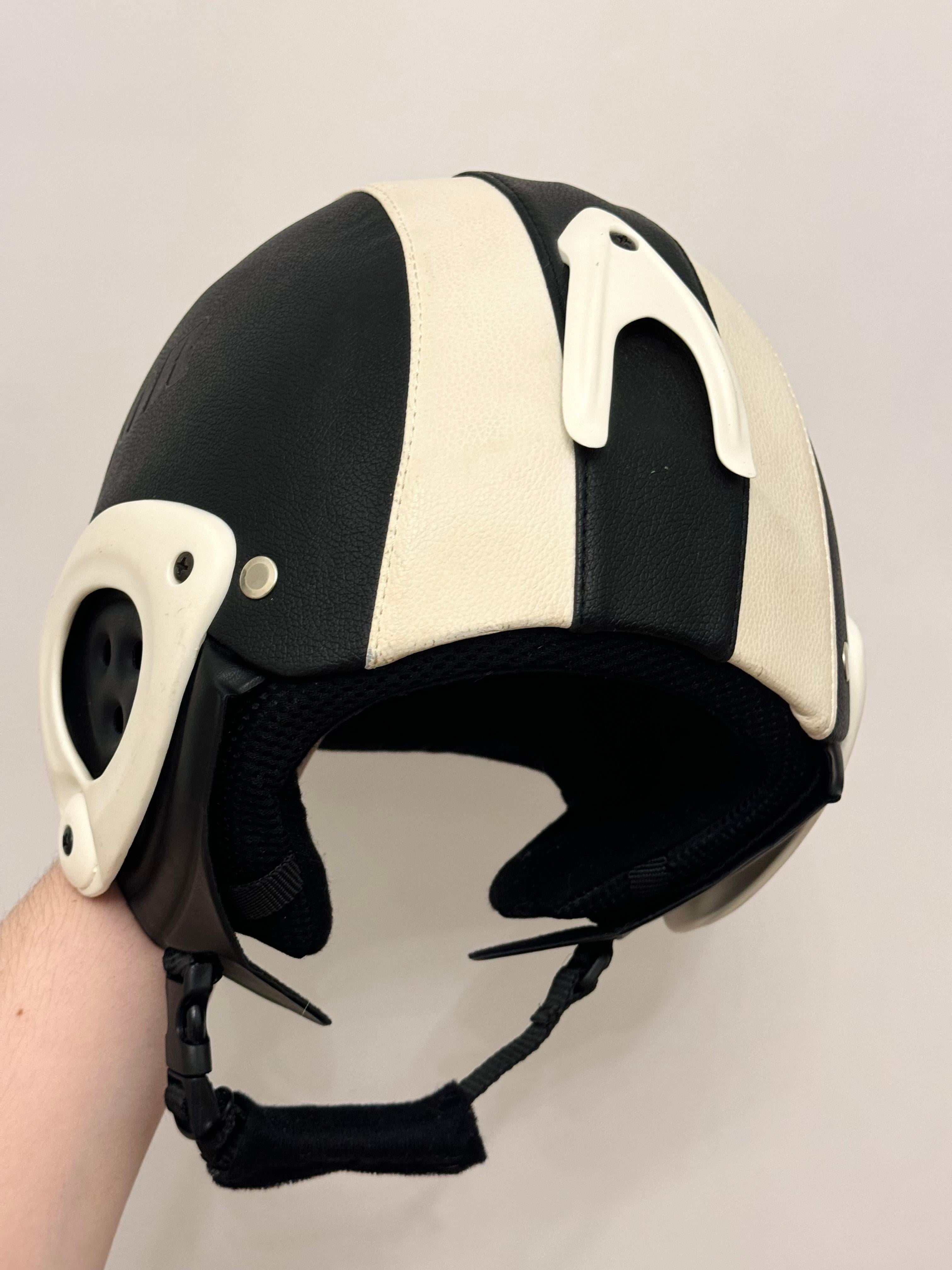 Christian Dior by John Galliano for Christian Dior A/I 2004 archivio Raro casco da sci in pelle in vendita 13
