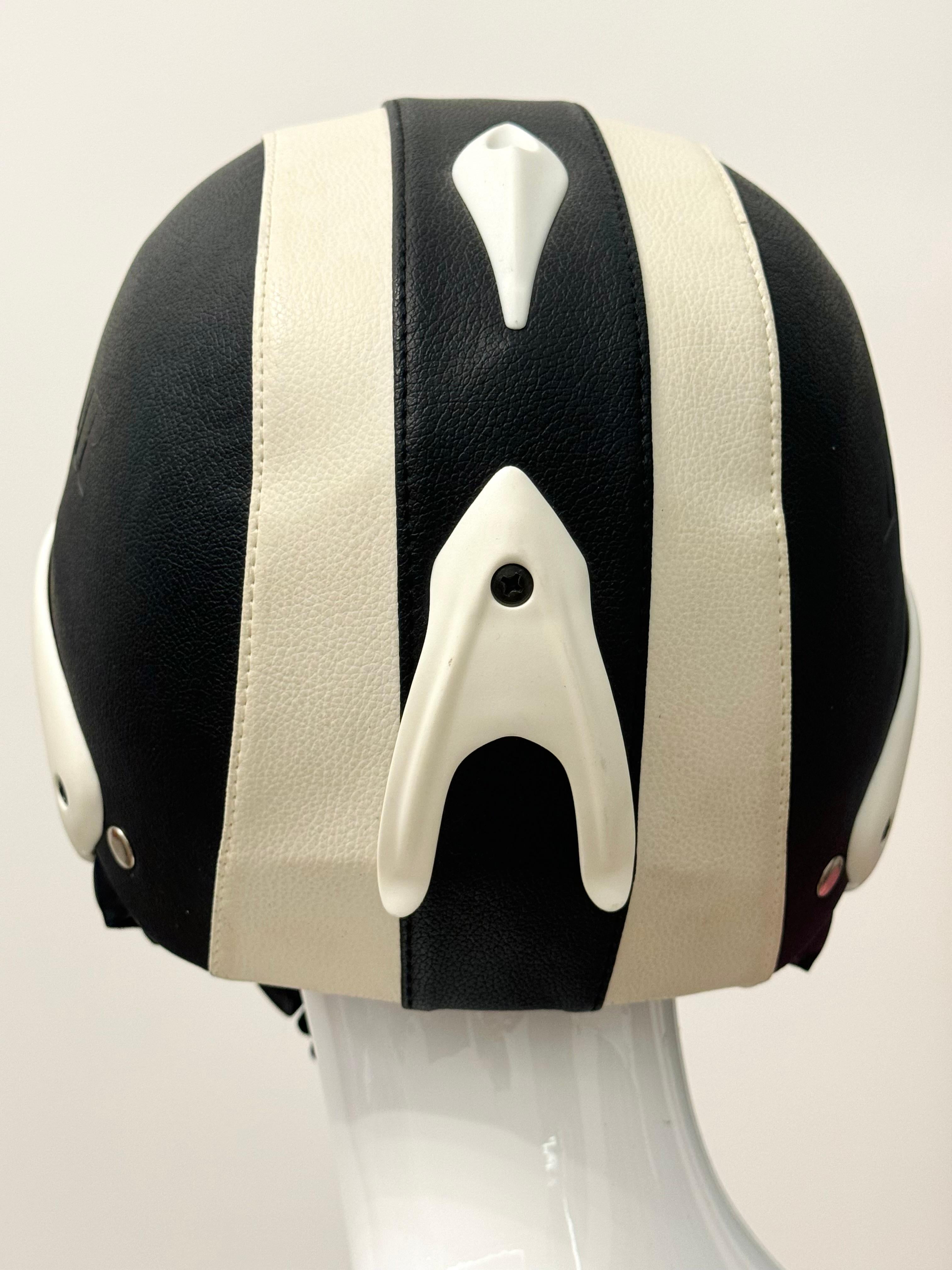 da uomo o donna Christian Dior by John Galliano for Christian Dior A/I 2004 archivio Raro casco da sci in pelle in vendita