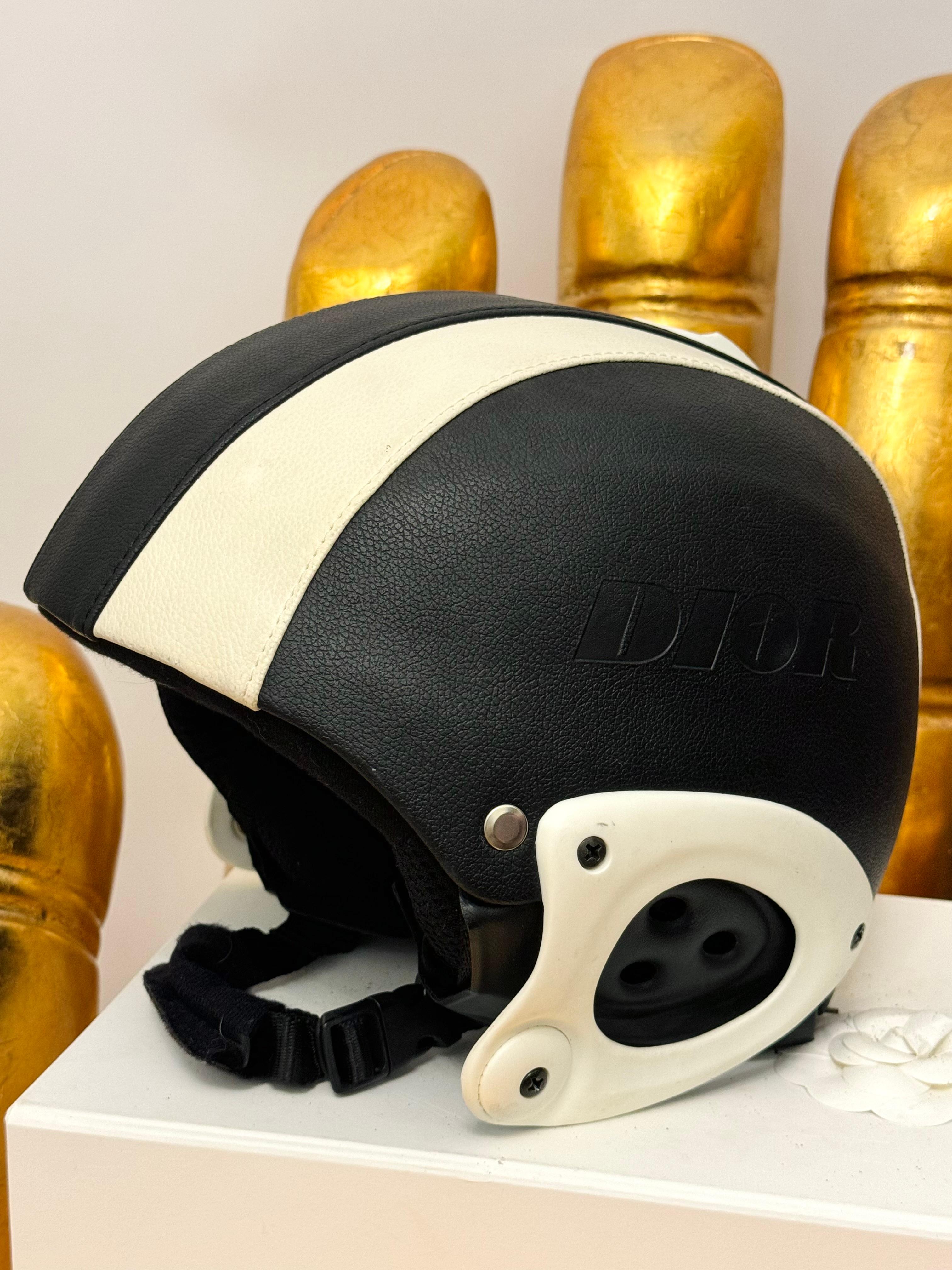 Christian Dior by John Galliano for Christian Dior A/I 2004 archivio Raro casco da sci in pelle in vendita 3