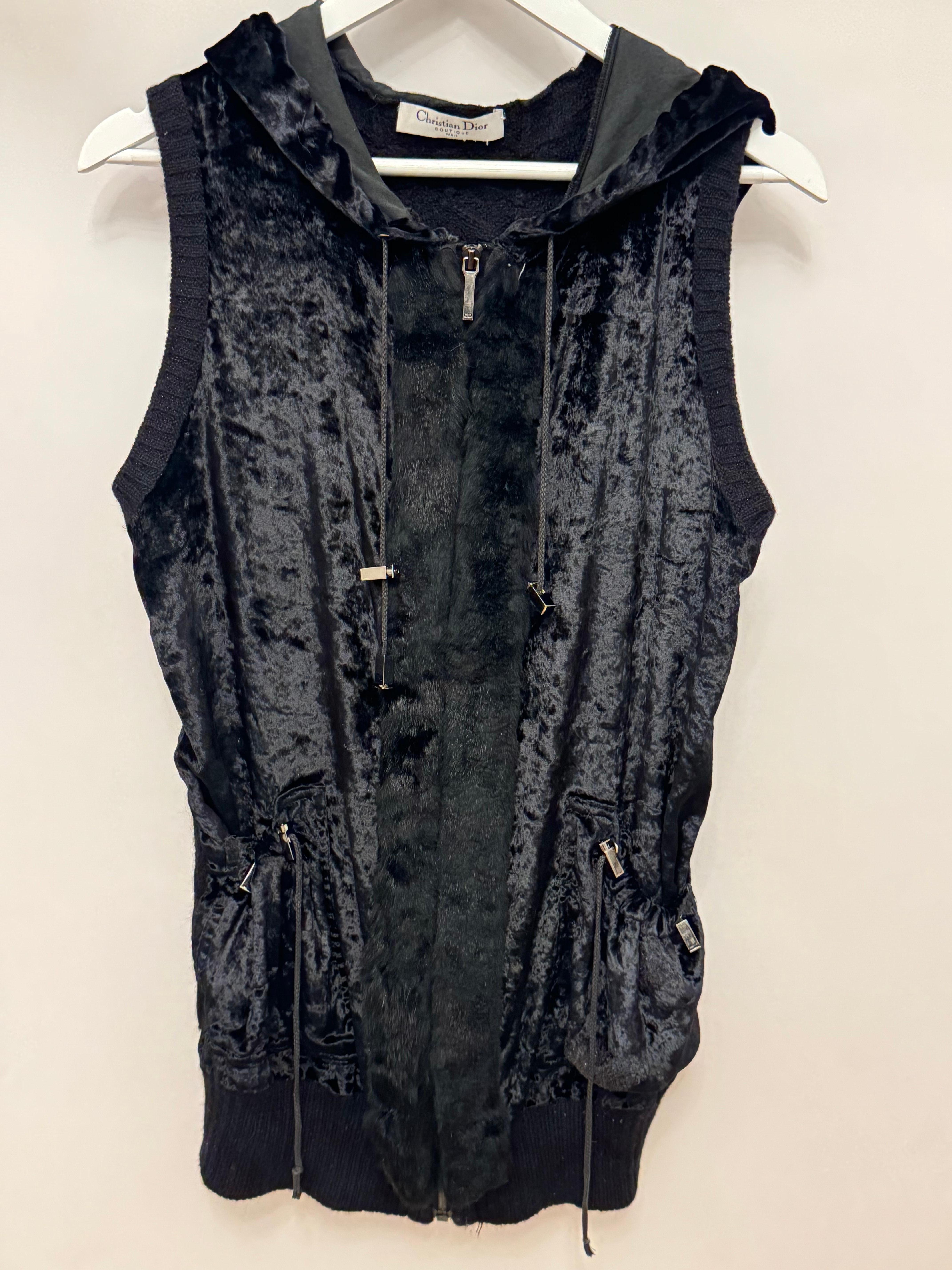 Noir Christian Dior by John Galliano F/W 2004 gilet à capuche noir avec fourrure de lapin en vente