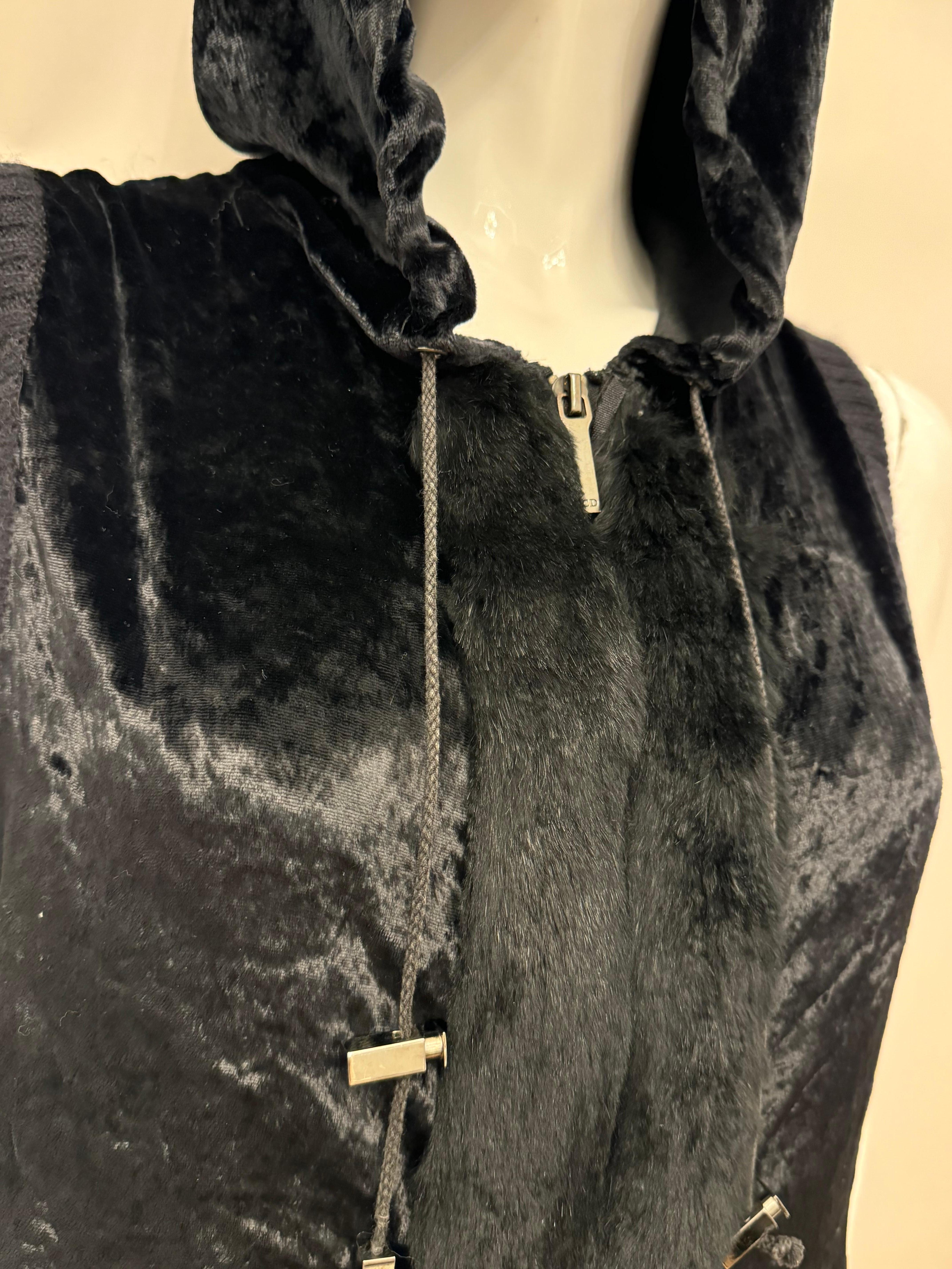 Christian Dior by John Galliano F/W 2004 gilet à capuche noir avec fourrure de lapin en vente 1