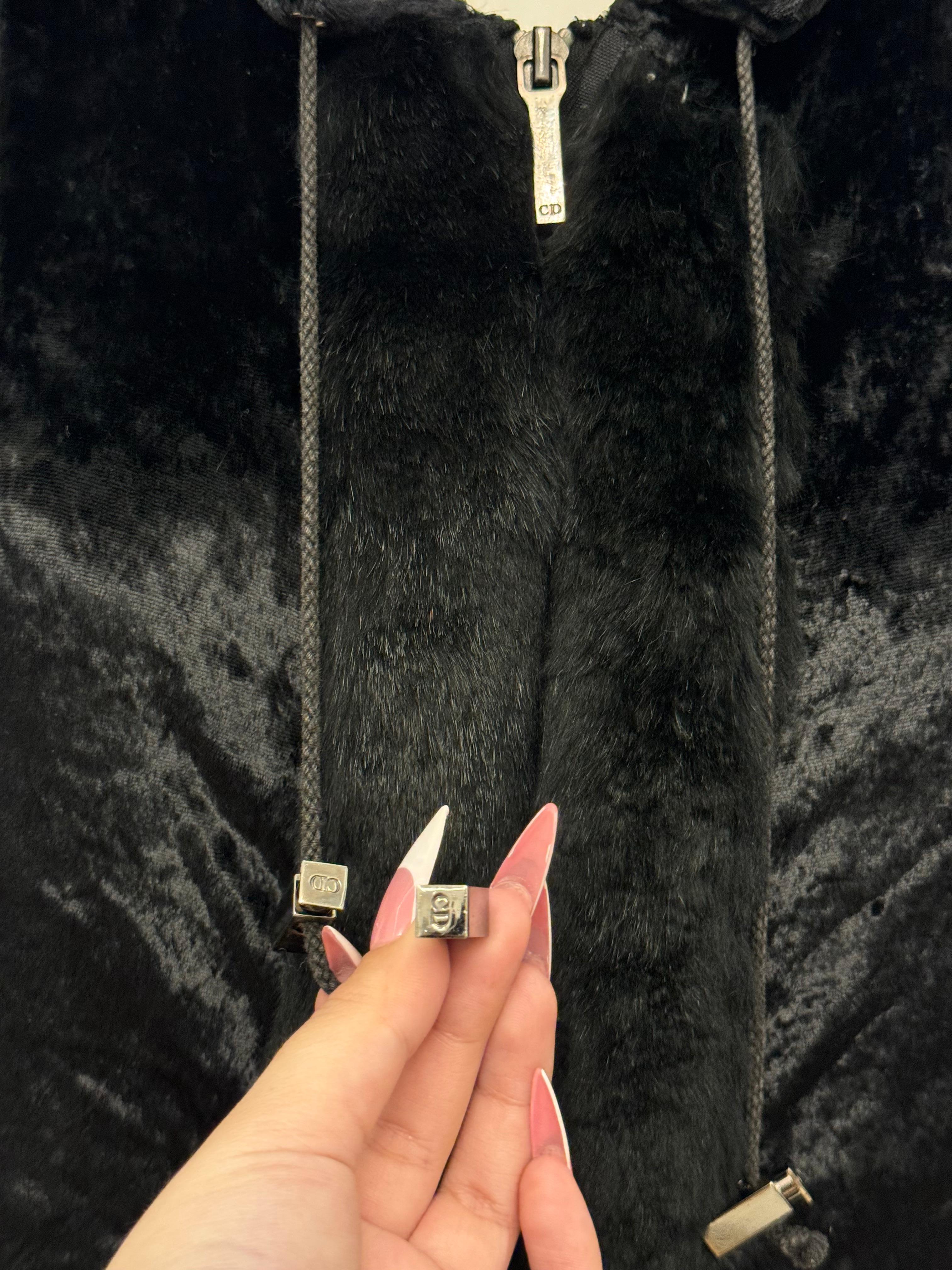 Christian Dior by John Galliano F/W 2004 gilet à capuche noir avec fourrure de lapin en vente 2