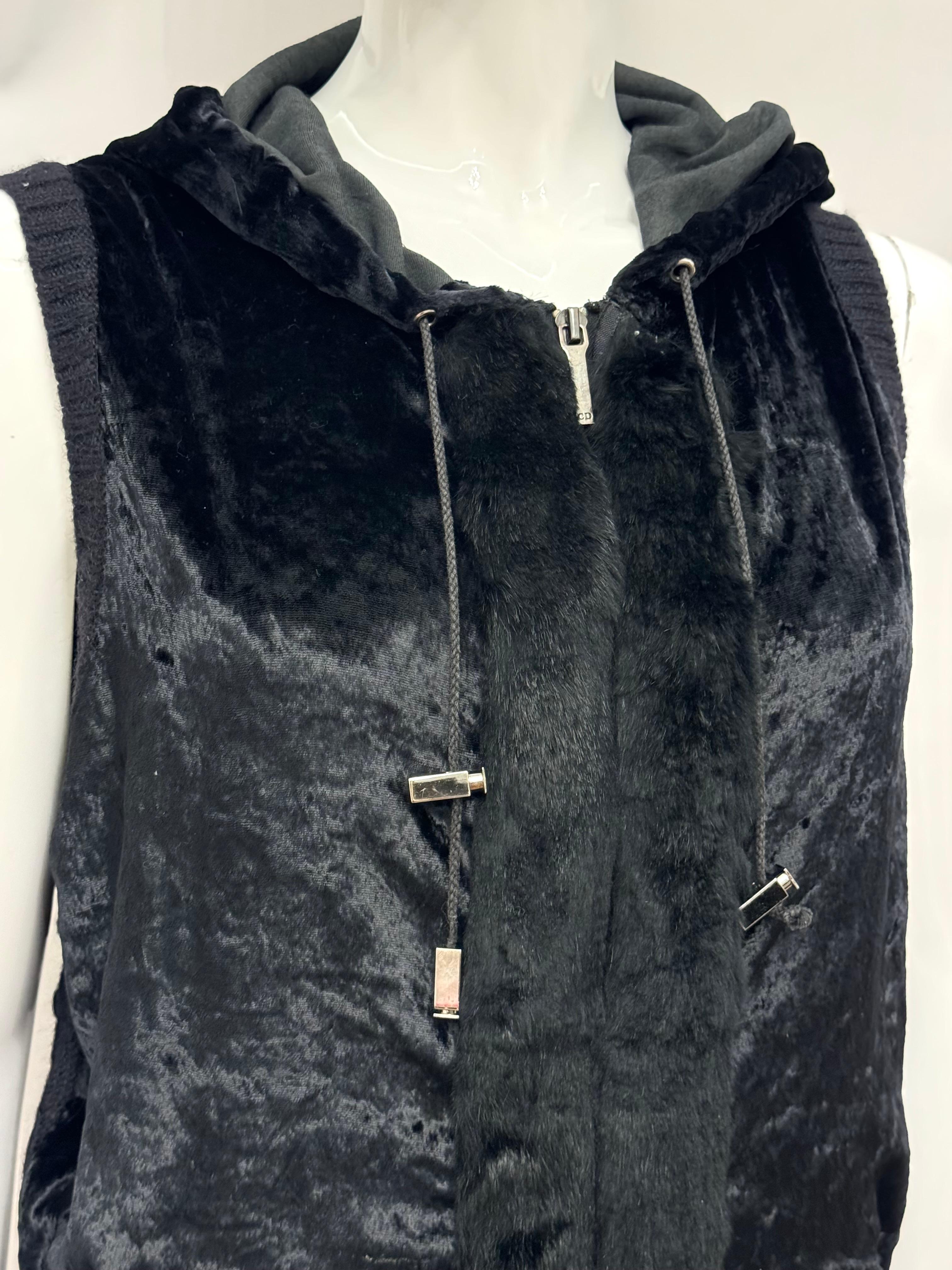 Christian Dior by John Galliano F/W 2004 gilet à capuche noir avec fourrure de lapin en vente 4