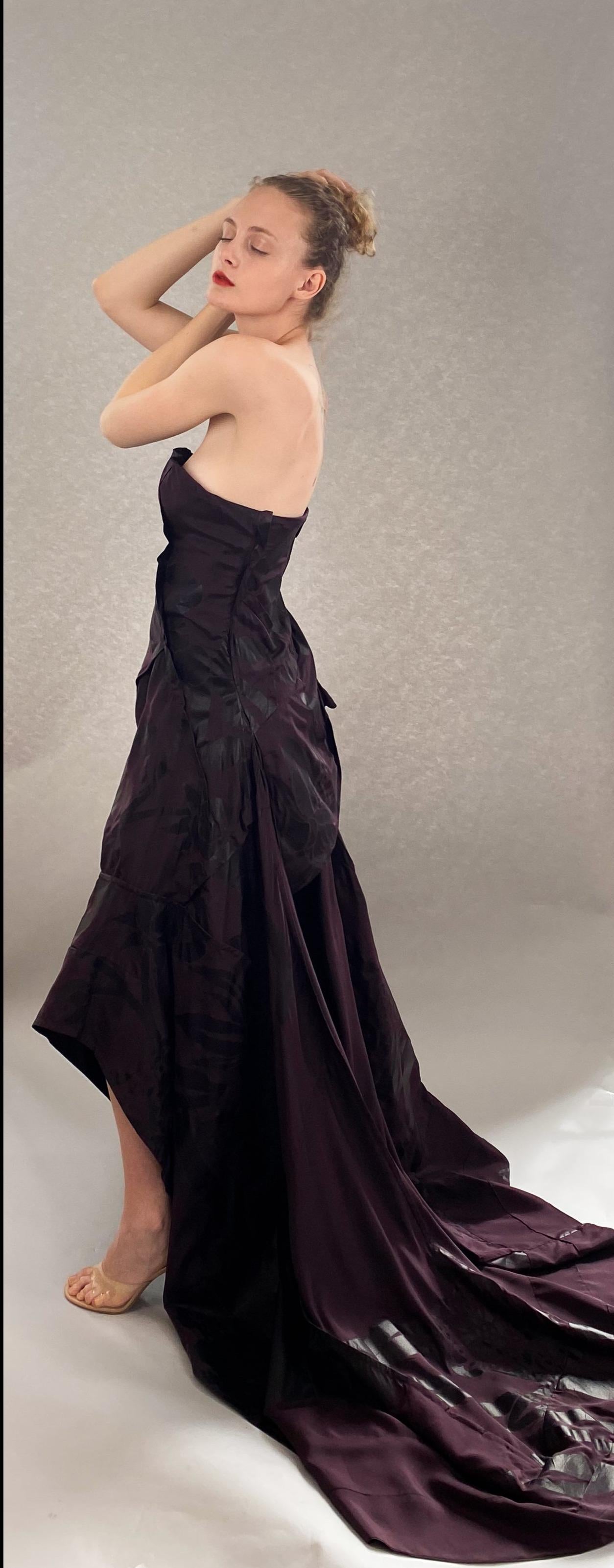 Christian Dior by John Galliano Fall 2006 Strapless Gown In Good Condition For Sale In Los Angeles, CA