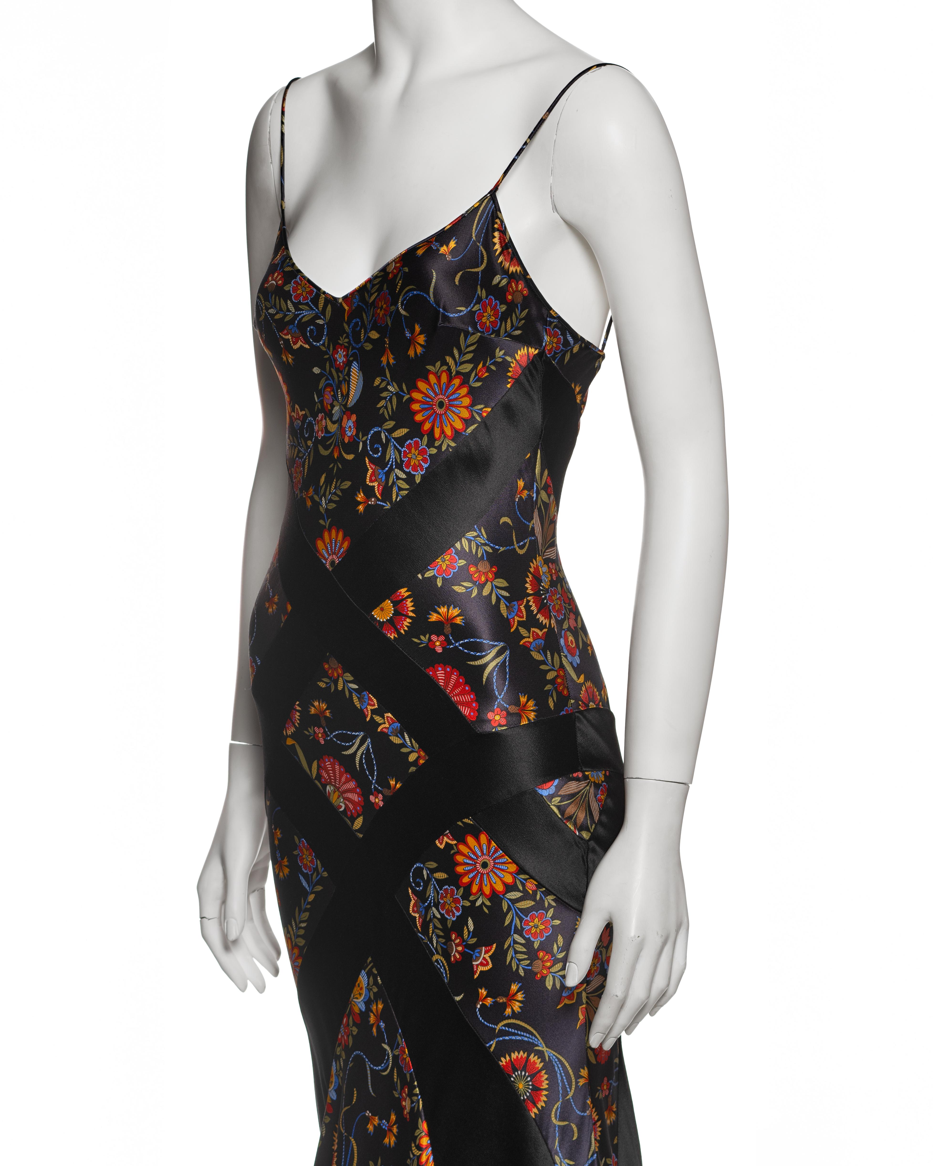 Christian Dior by John Galliano Florales Satinkleid mit geometrischen Einsätzen, FW 2002 im Angebot 5