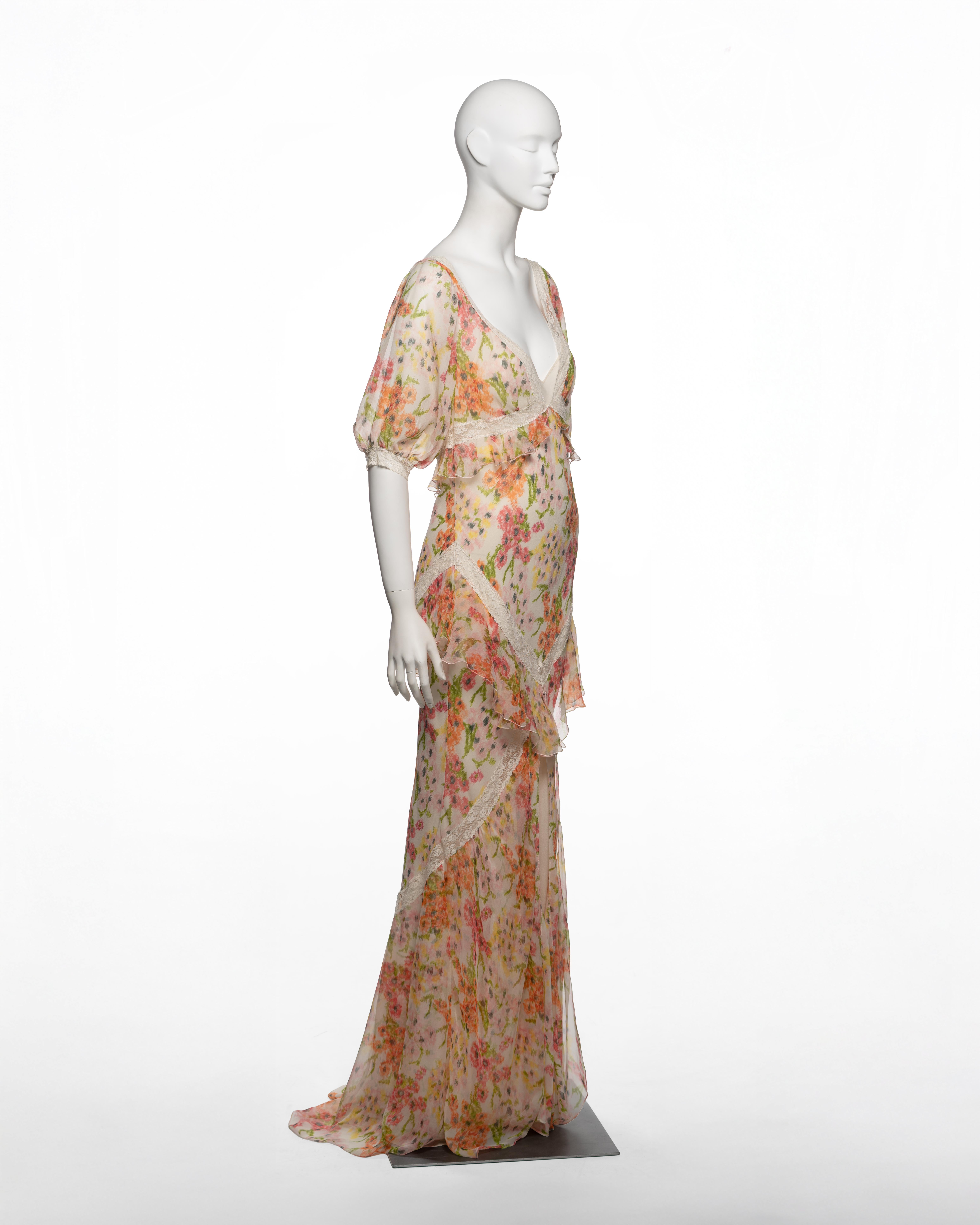 Christian Dior by John Galliano geblümtes Seidenkleid mit Baumwollspitzenbesatz mit Spitzenbesatz, F/S 2005 im Zustand „Hervorragend“ im Angebot in London, GB
