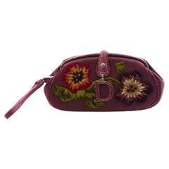 Christian Dior by John Galliano, Blumenstickerei und Kroko-Clutch, Frühjahr 2005