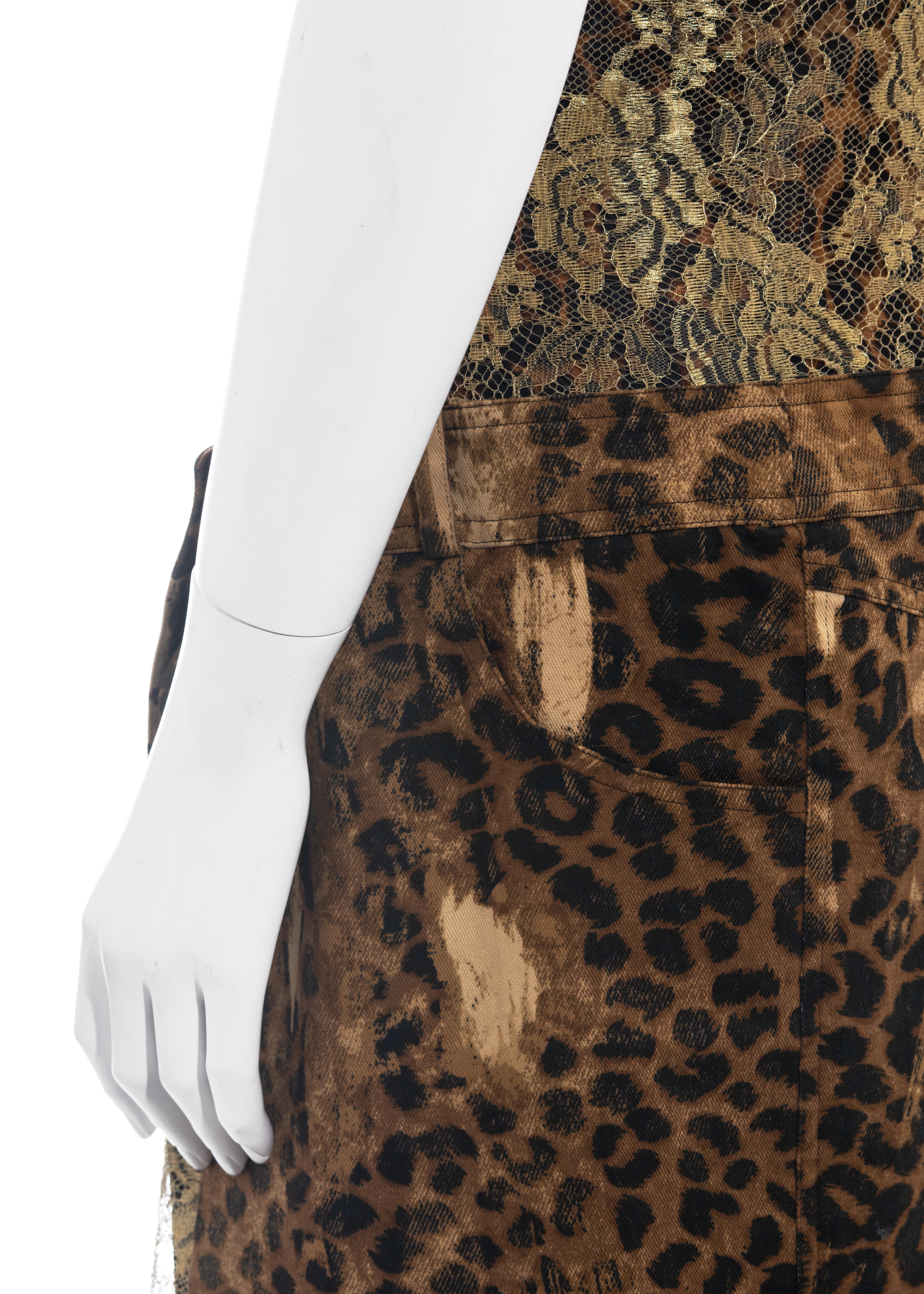 Robe Christian Dior by John Galliano en dentelle dorée et soie imprimée léopard, saison 2000 en vente 4