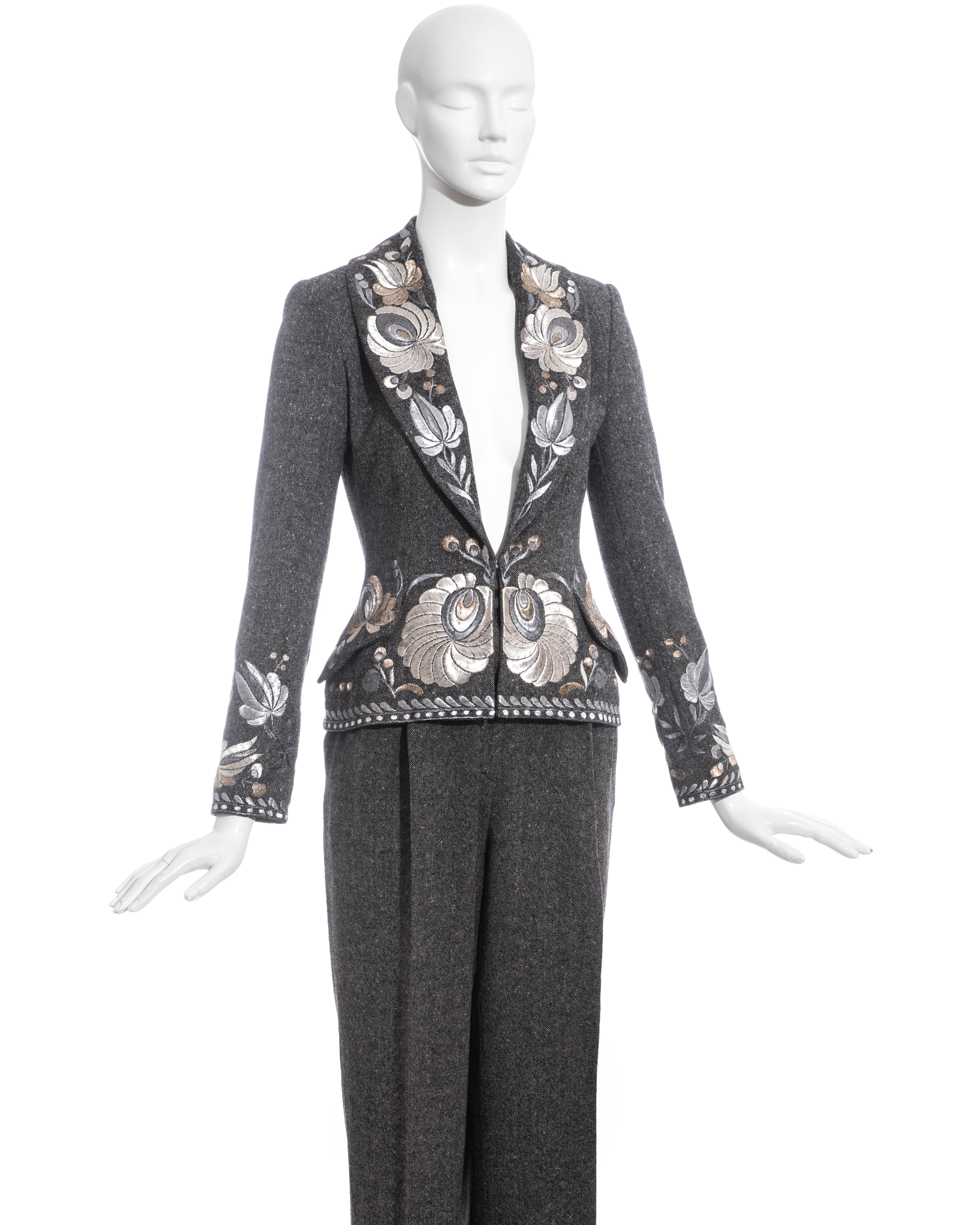 Costume pantalon en tweed brodé gris Christian Dior by John Galliano, saison 199 Excellent état - En vente à London, GB