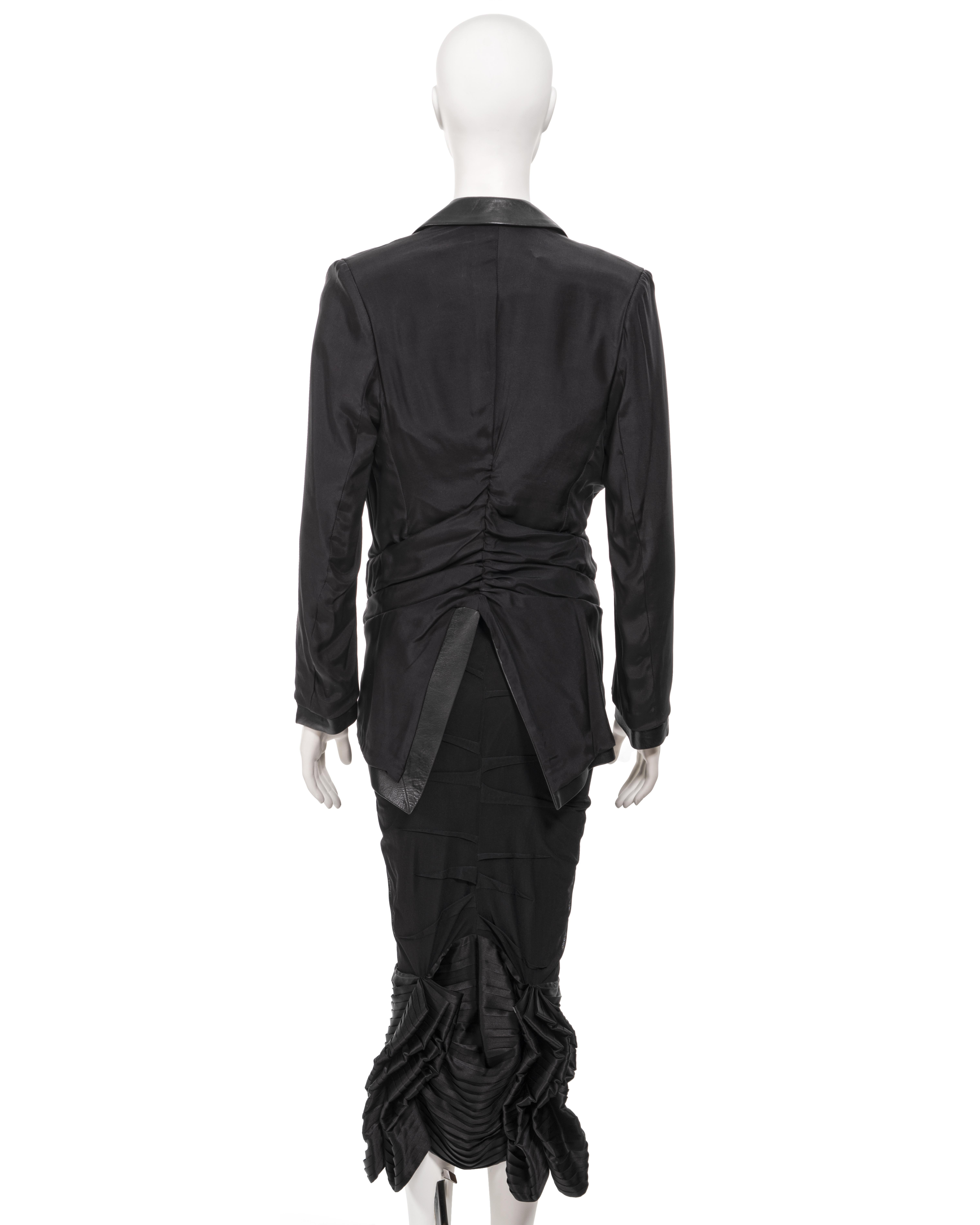 Christian Dior par John Galliano - Ensemble veste et jupe en cuir à l'intérieur et extérieur, printemps-été 2003 en vente 9