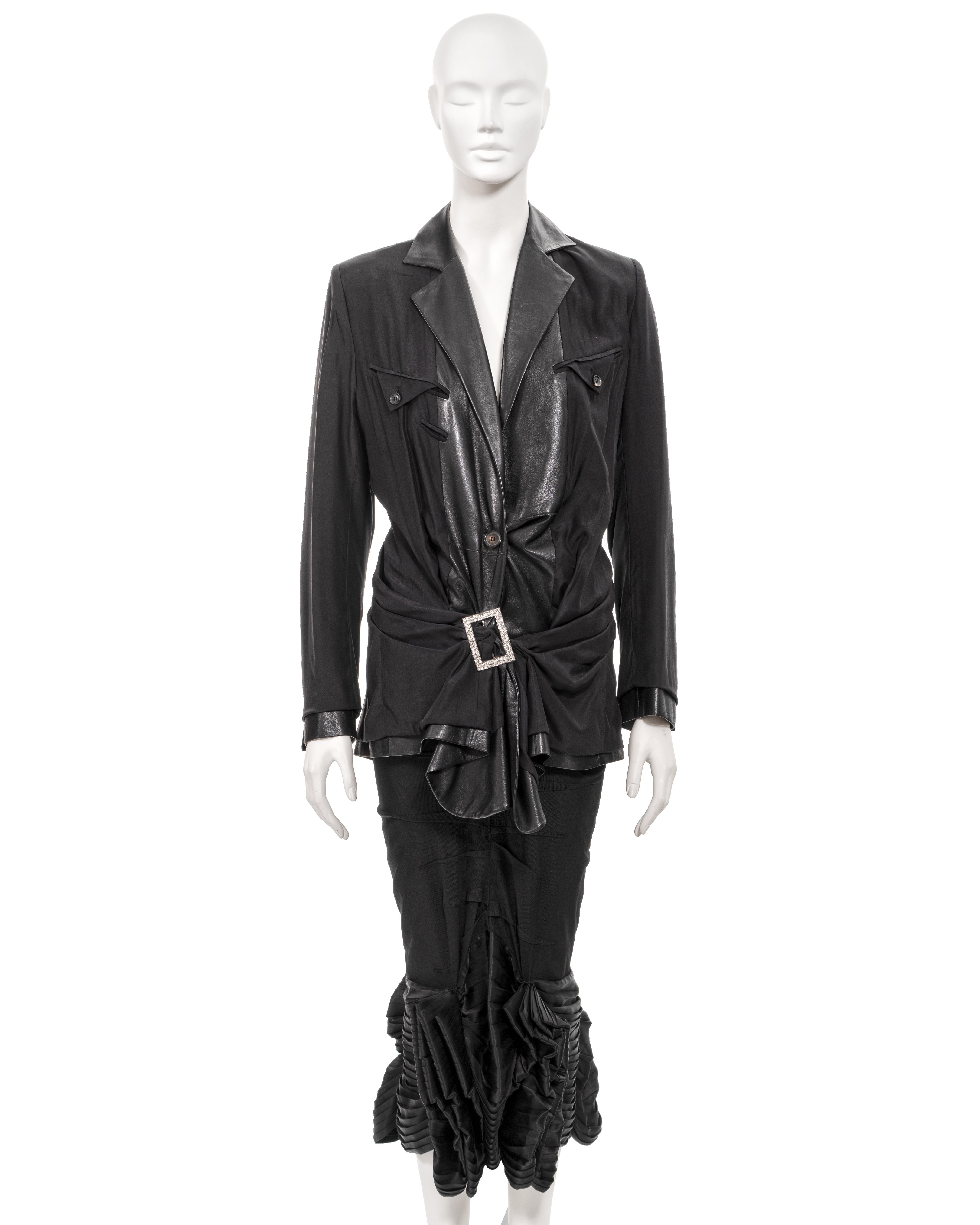 Christian Dior par John Galliano - Ensemble veste et jupe en cuir à l'intérieur et extérieur, printemps-été 2003 en vente 1