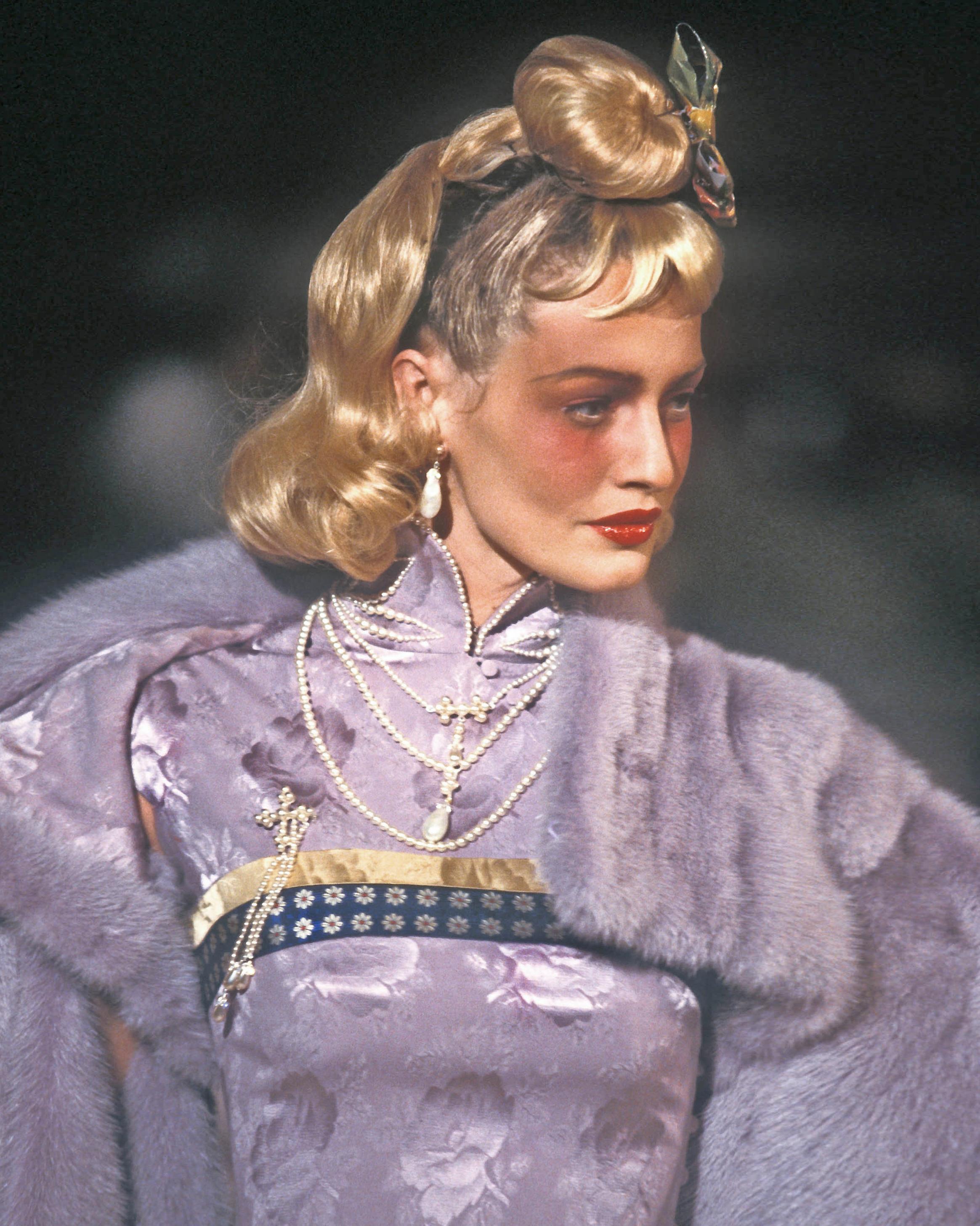 Christian Dior by John Galliano - Robe courte en soie damassée à fleurs lilas, automne-hiver 1997 3