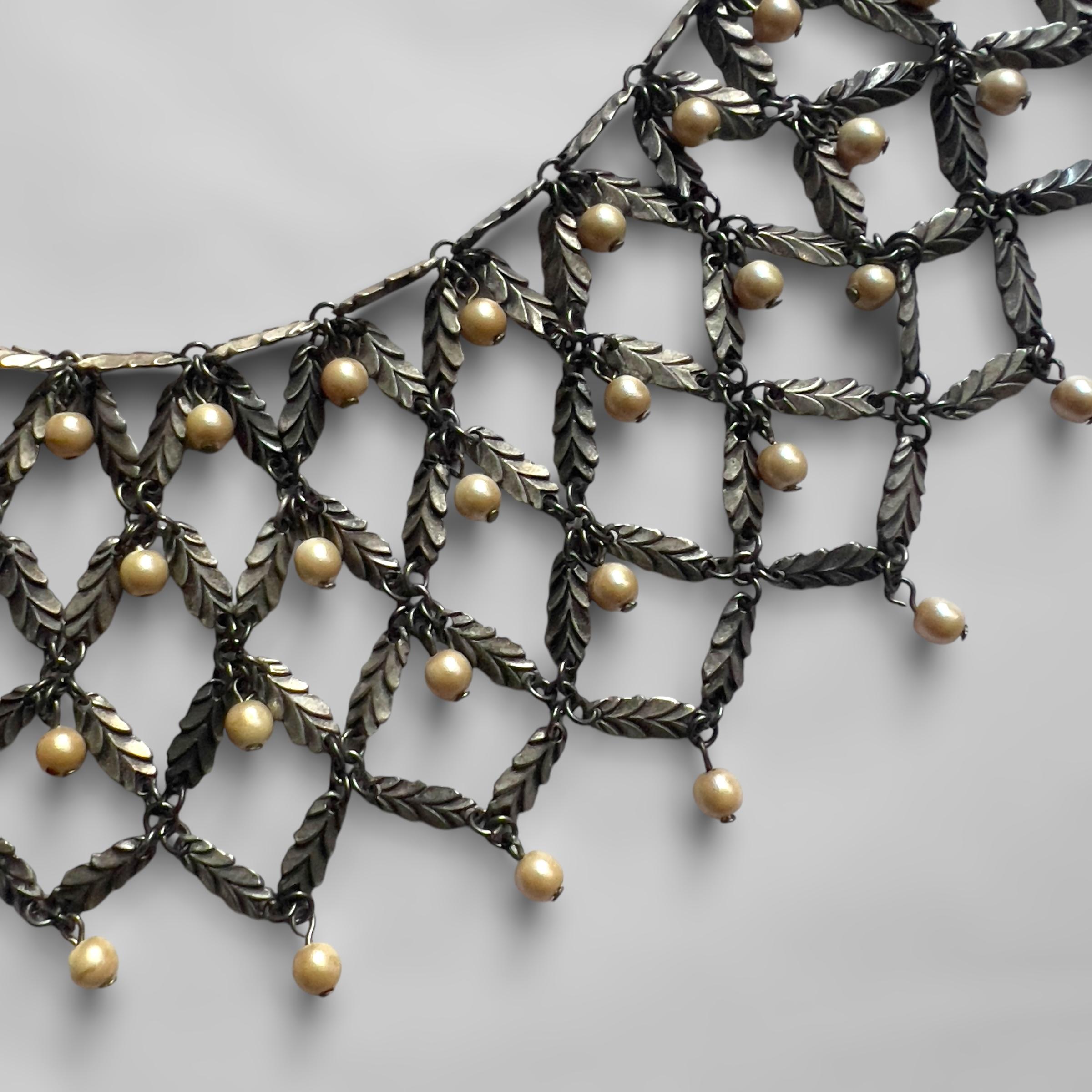 Christian Galliano for Christian Dior, Set di gioielli con perle e foglie, Circa 1998 in vendita 5