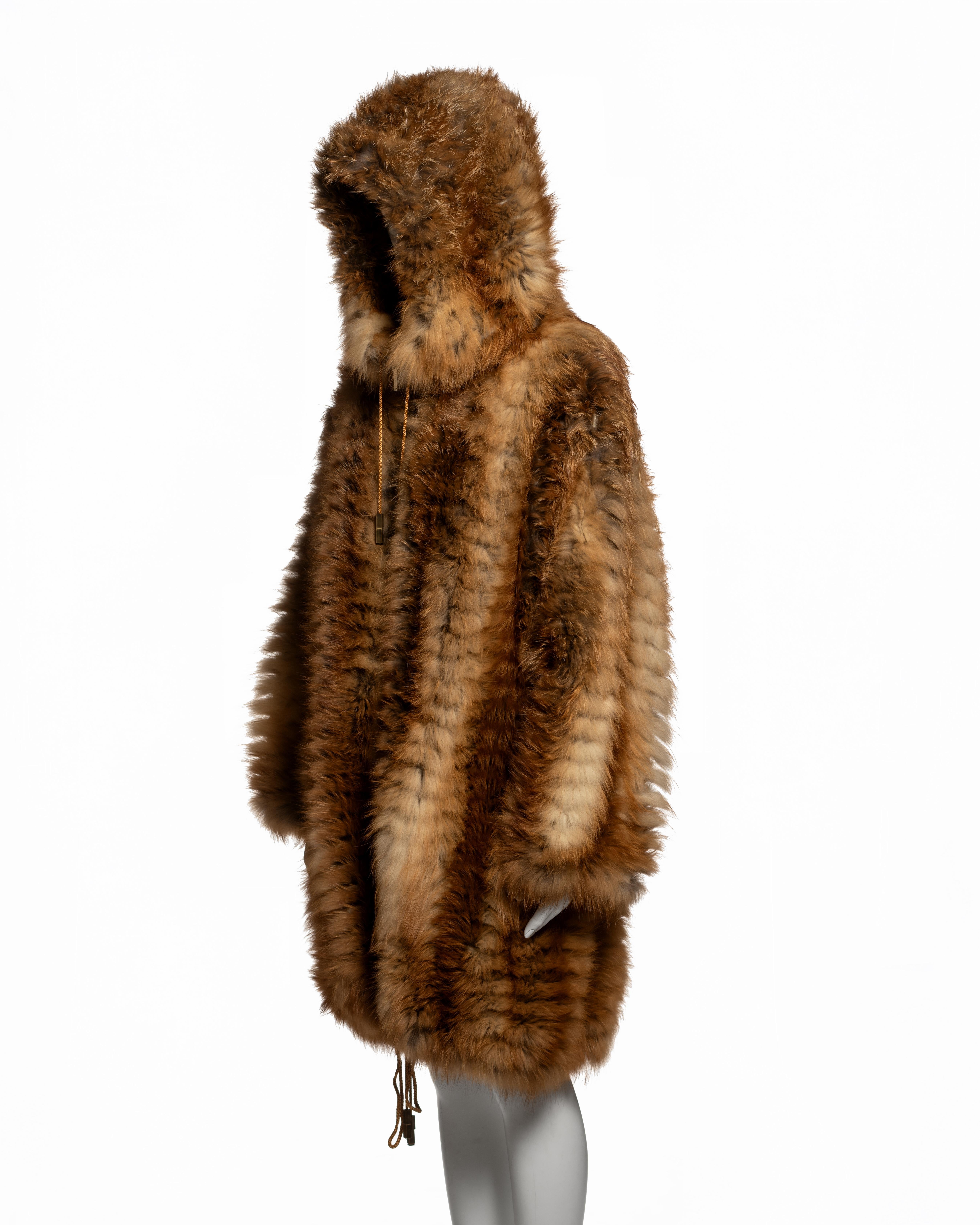 Christian Galliano for Christian Dior con cappuccio in pelliccia di volpe oversize, FW 2003 in vendita 5