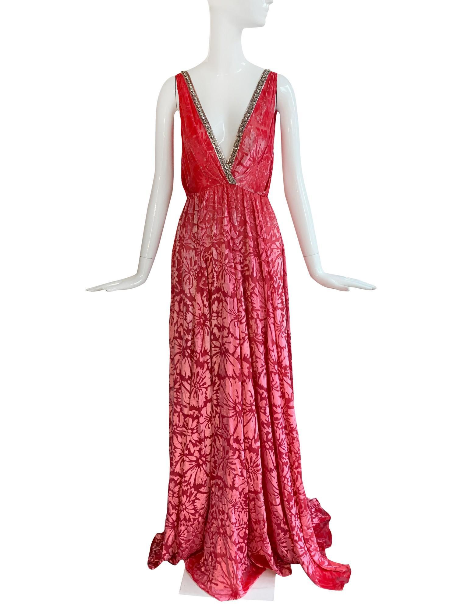 2010 F/W Dior by John Galliano pink devore velvet evening gown with plunging neckline and beaded/rhinestone trim at front neck and back. In excellent condition - gown was not shown on the runway. No size tag - please consult measurements.
Bust -