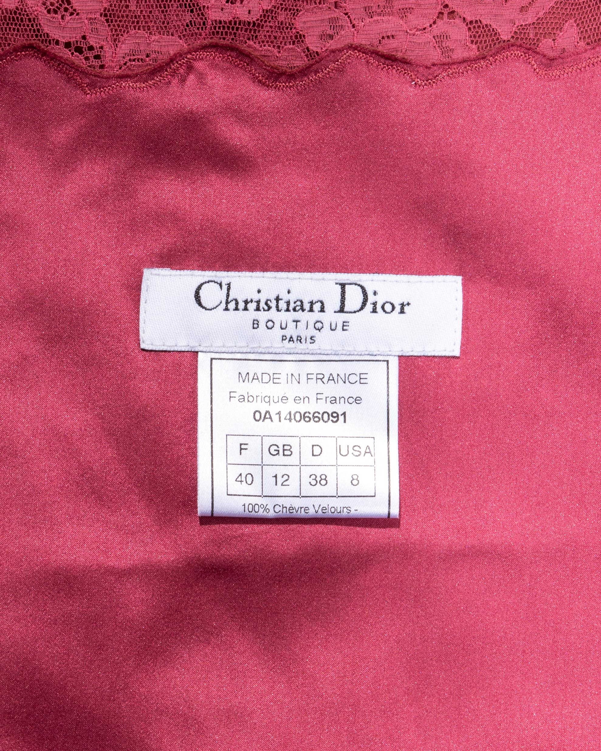Christian Dior by John Galliano - Robe et veste en daim et dentelle roses, automne-hiver 2000 en vente 8