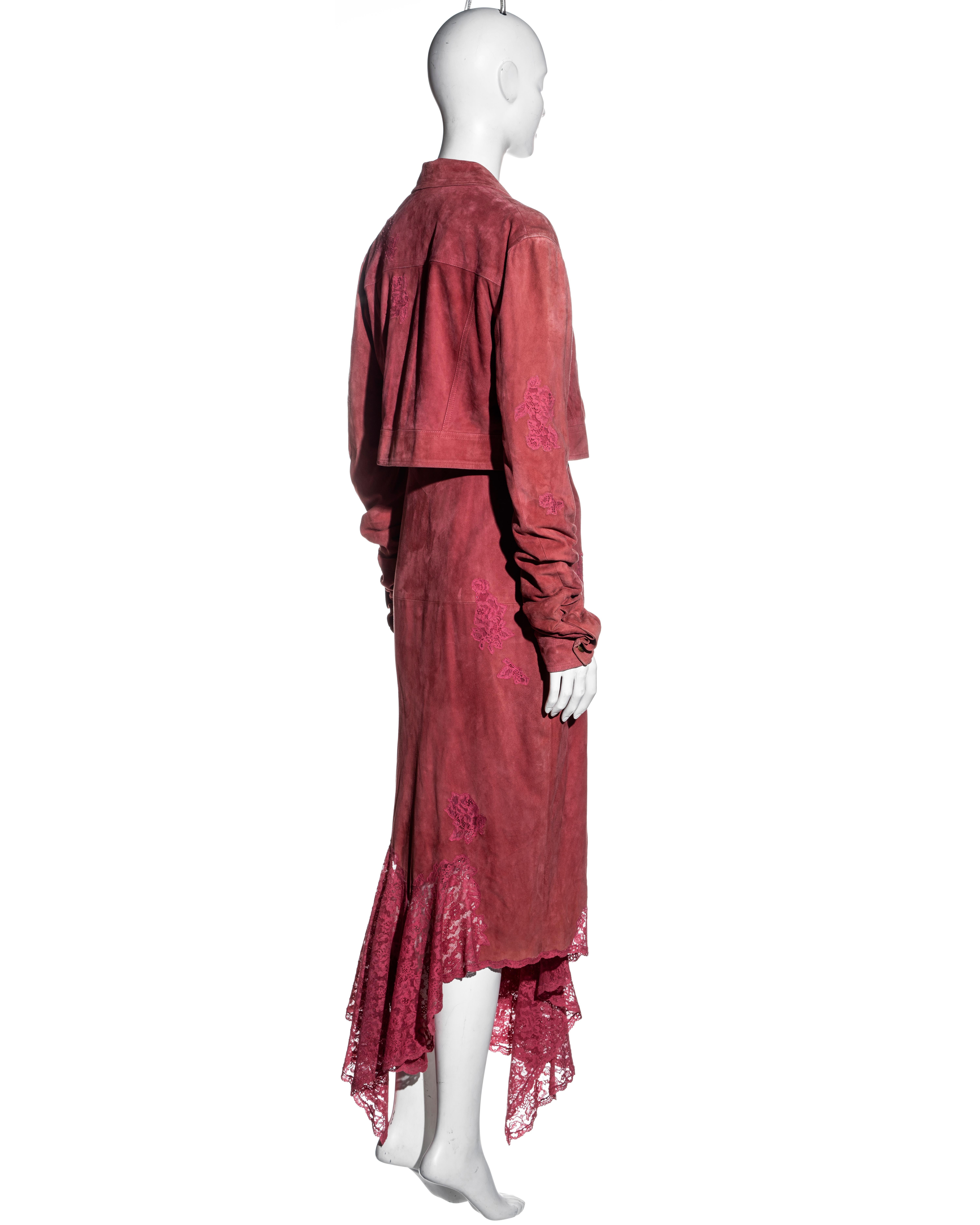 Christian Dior by John Galliano - Robe et veste en daim et dentelle roses, automne-hiver 2000 en vente 4