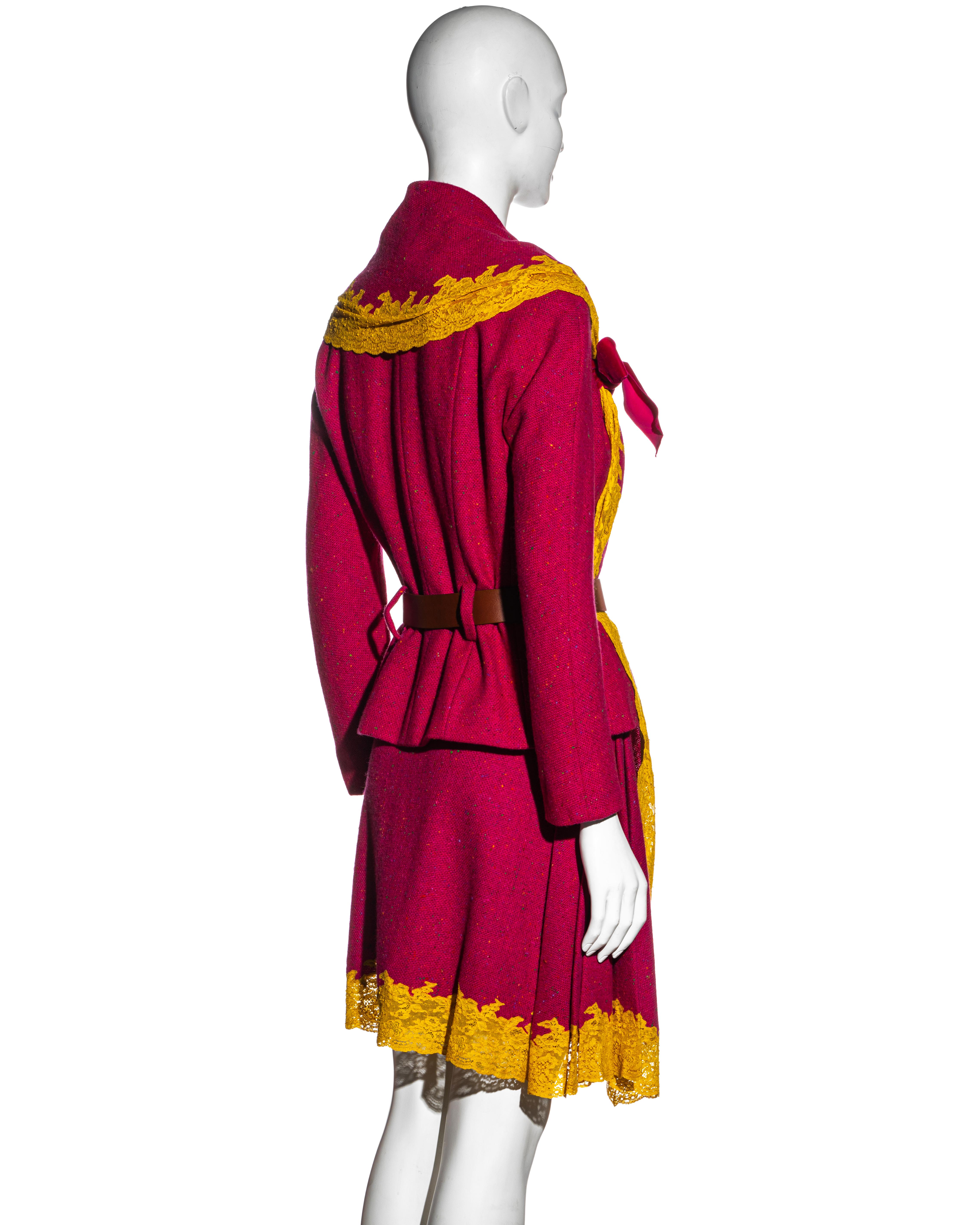 Costume jupe en tweed rose et dentelle jaune Christian Dior by John Galliano, A/H 1998 en vente 4