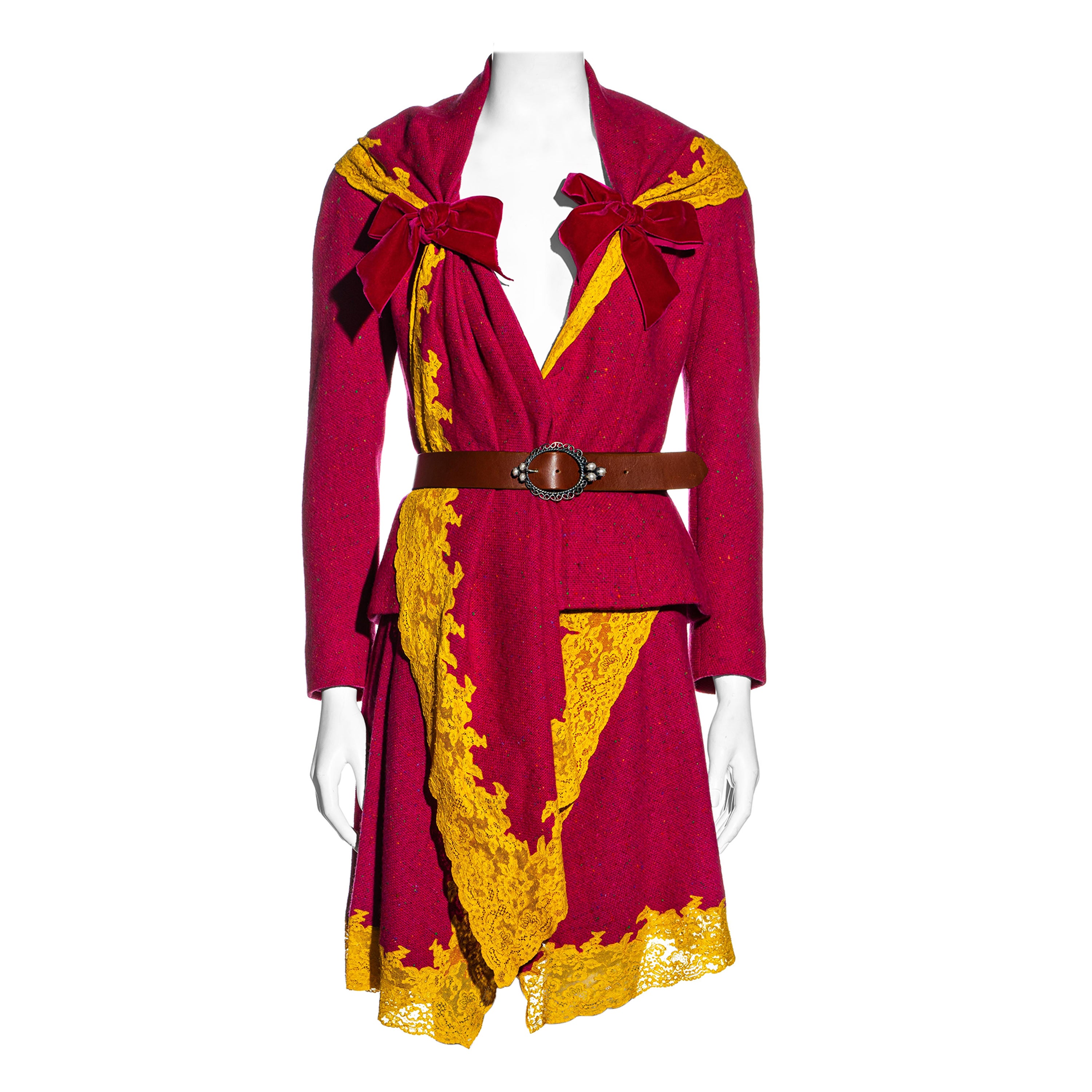 Costume jupe en tweed rose et dentelle jaune Christian Dior by John Galliano, A/H 1998 en vente