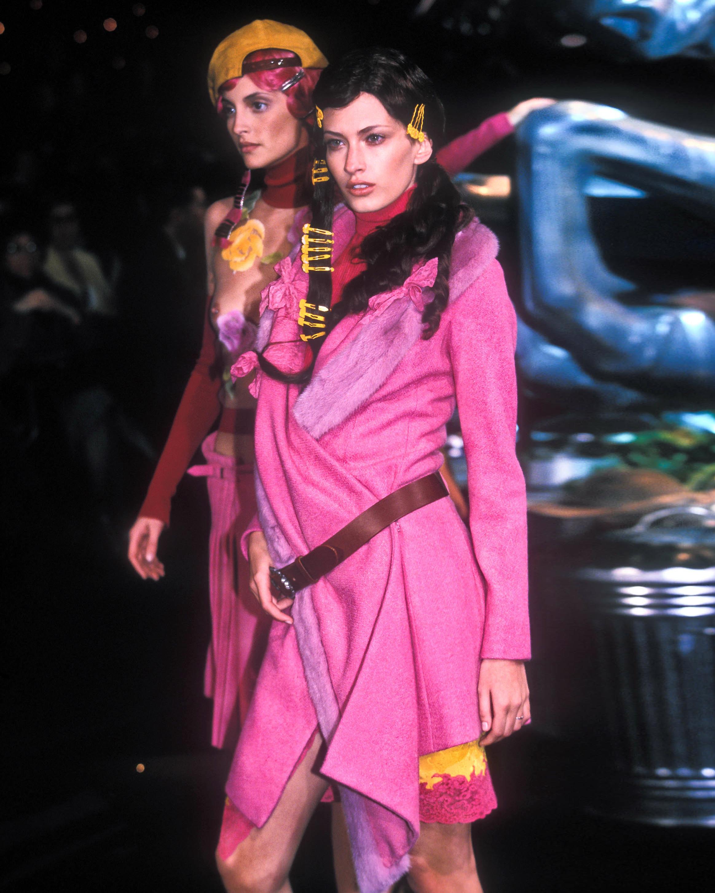Christian Dior by John Galliano Rosa Tweedmantel mit Nerzpelzkragen und Nerzpelzkragen, H/W 1998 im Angebot 8